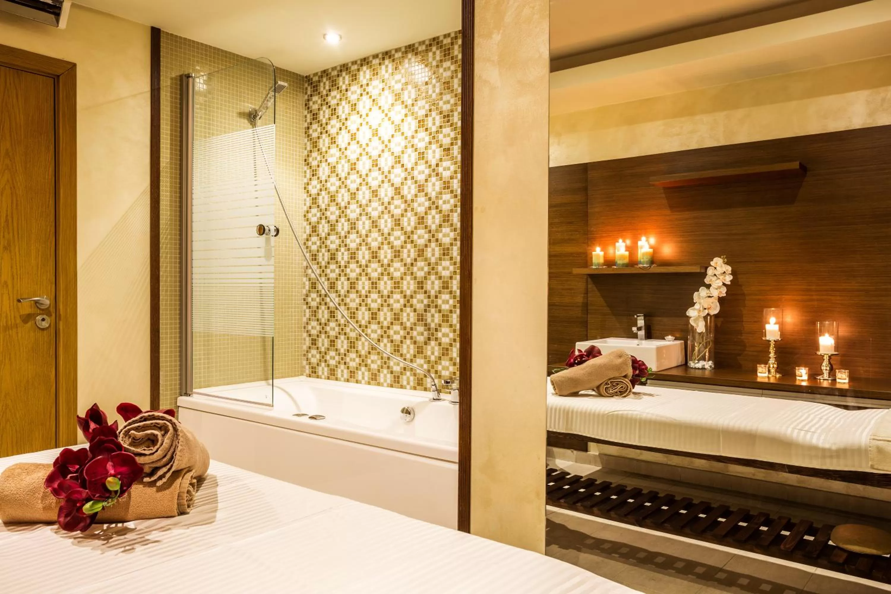 Massage, Bed in Landmark Creek Hotel Plovdiv