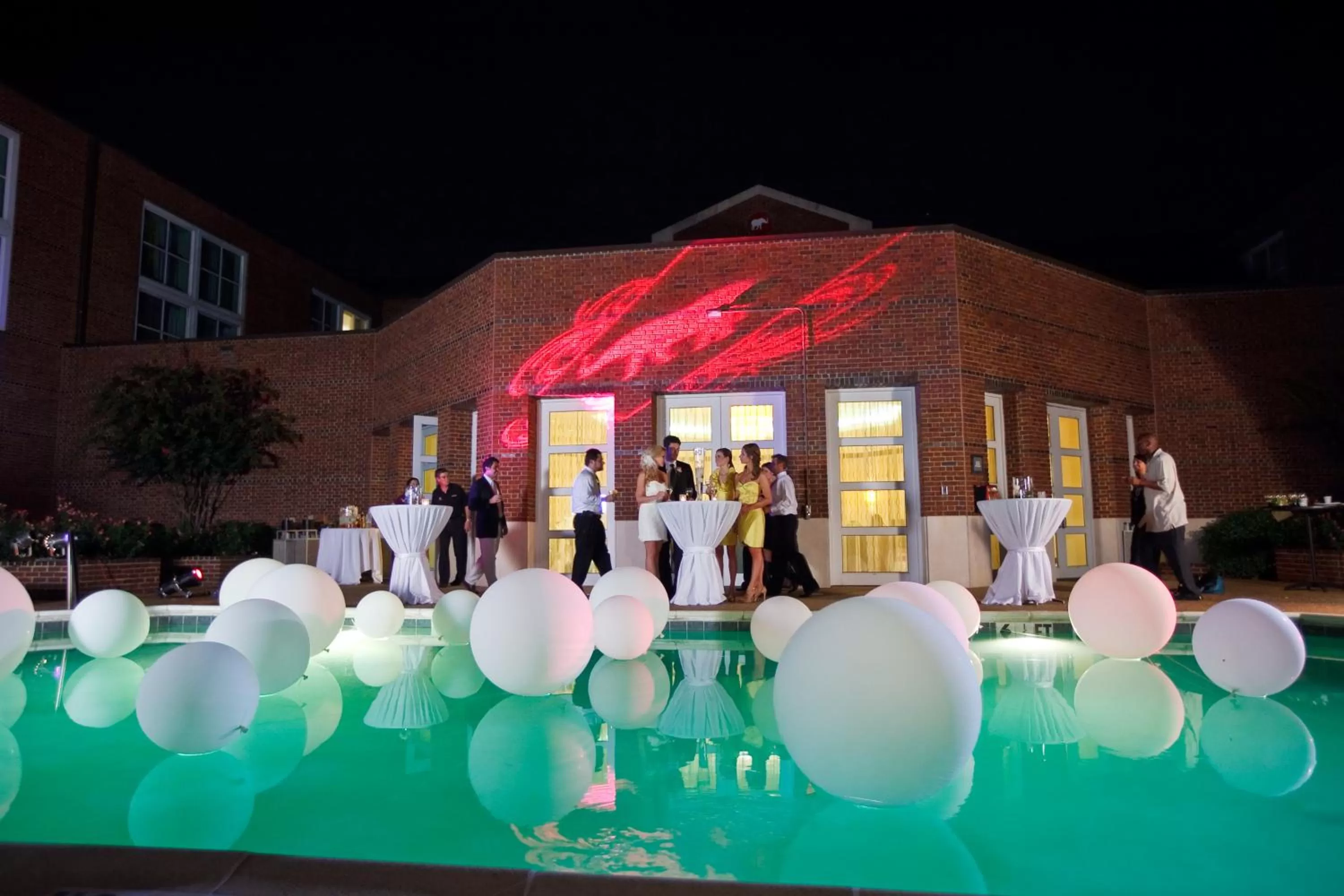 Swimming pool in Hotel Capstone