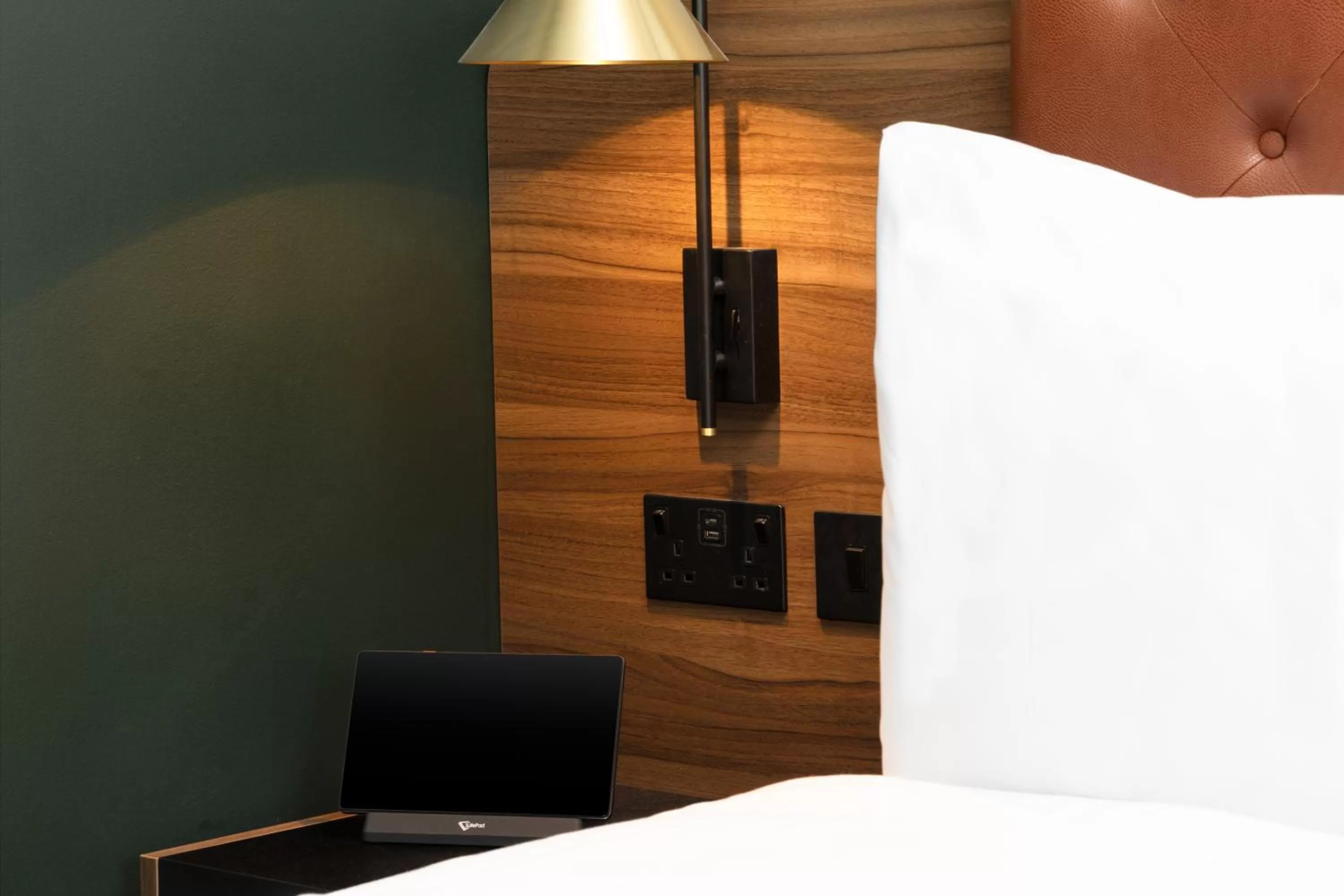 Bed in Four Points by Sheraton Edinburgh