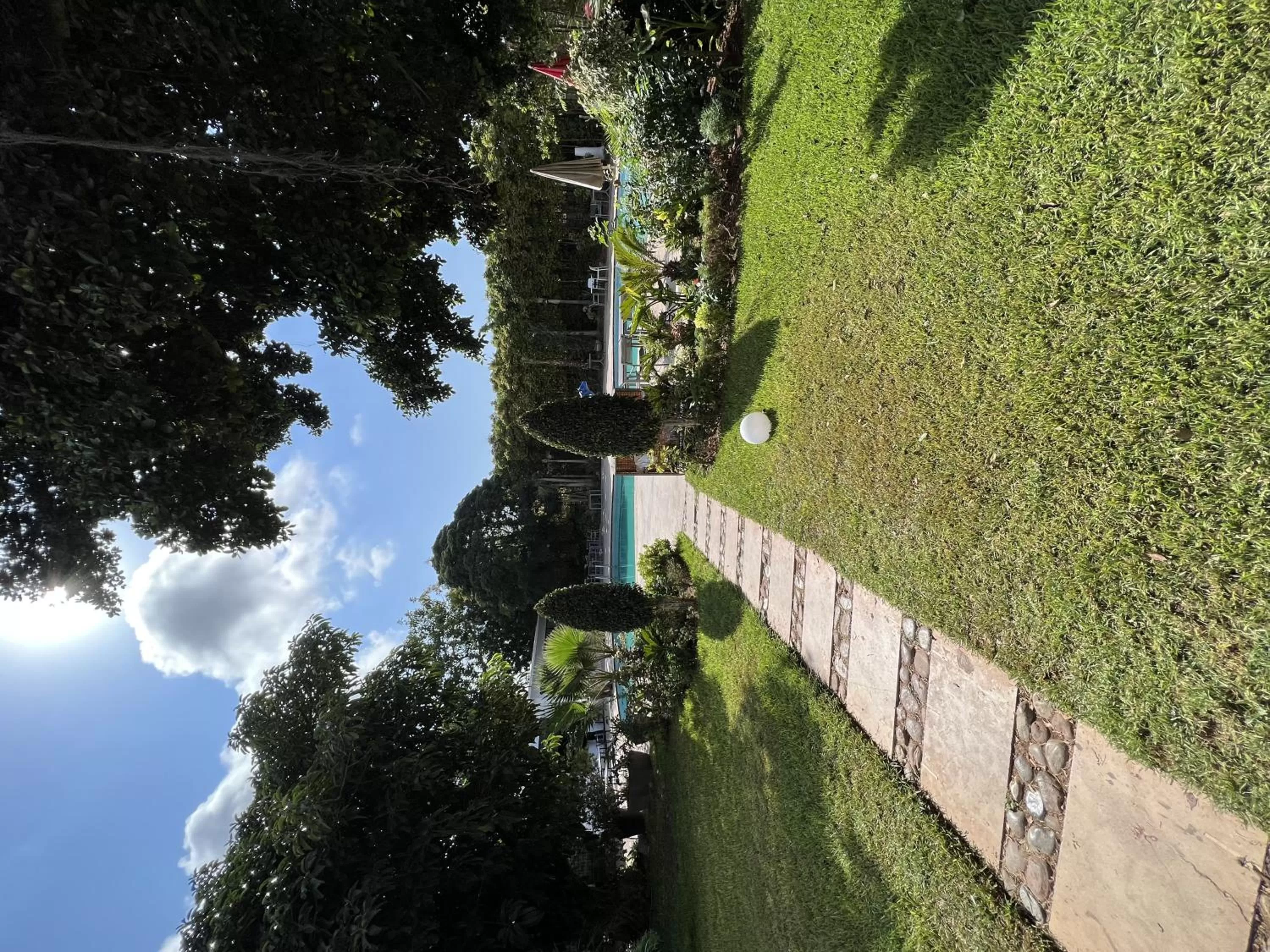 Garden in Le Sphinx Boutique Hôtel