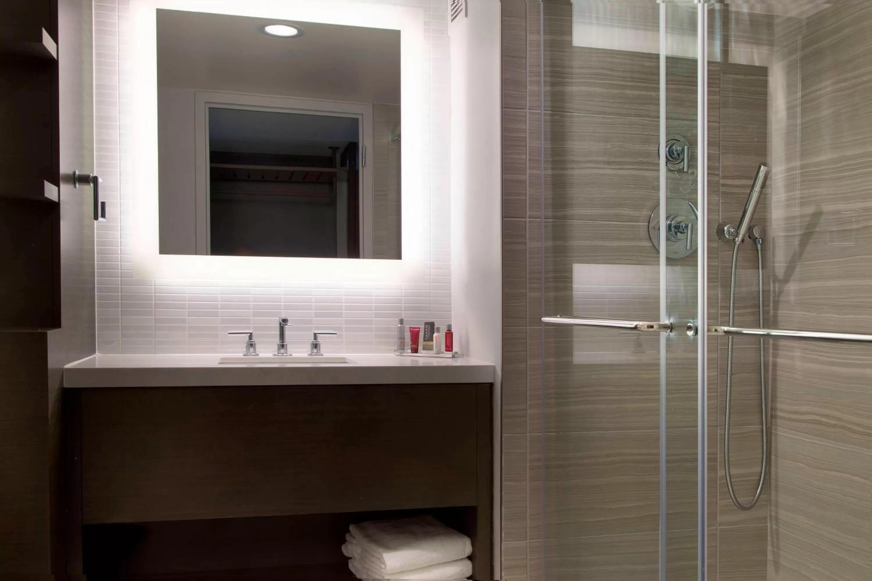 Bathroom in Franklin Marriott Cool Springs