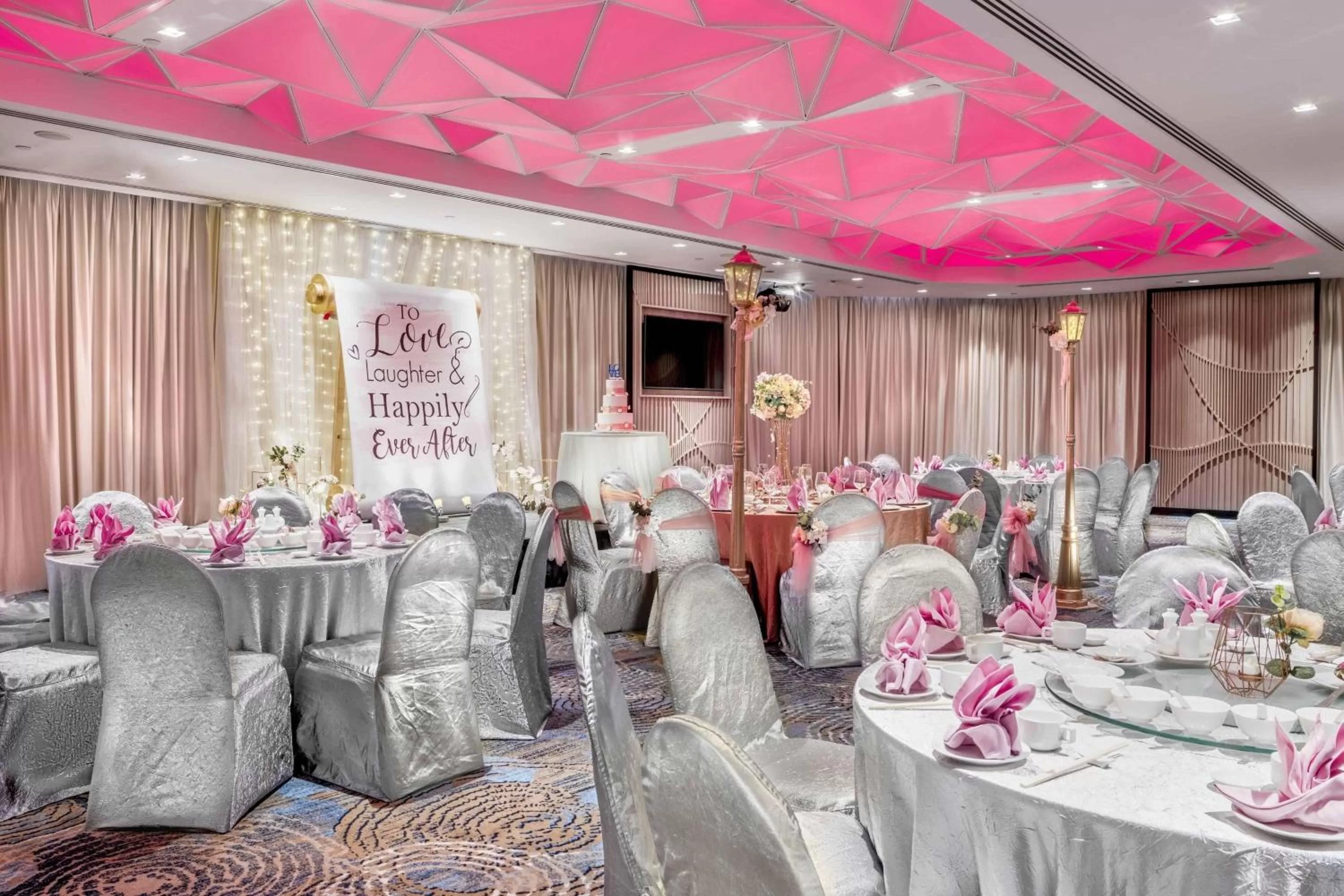 Lobby or reception in Four Points by Sheraton Singapore, Riverview