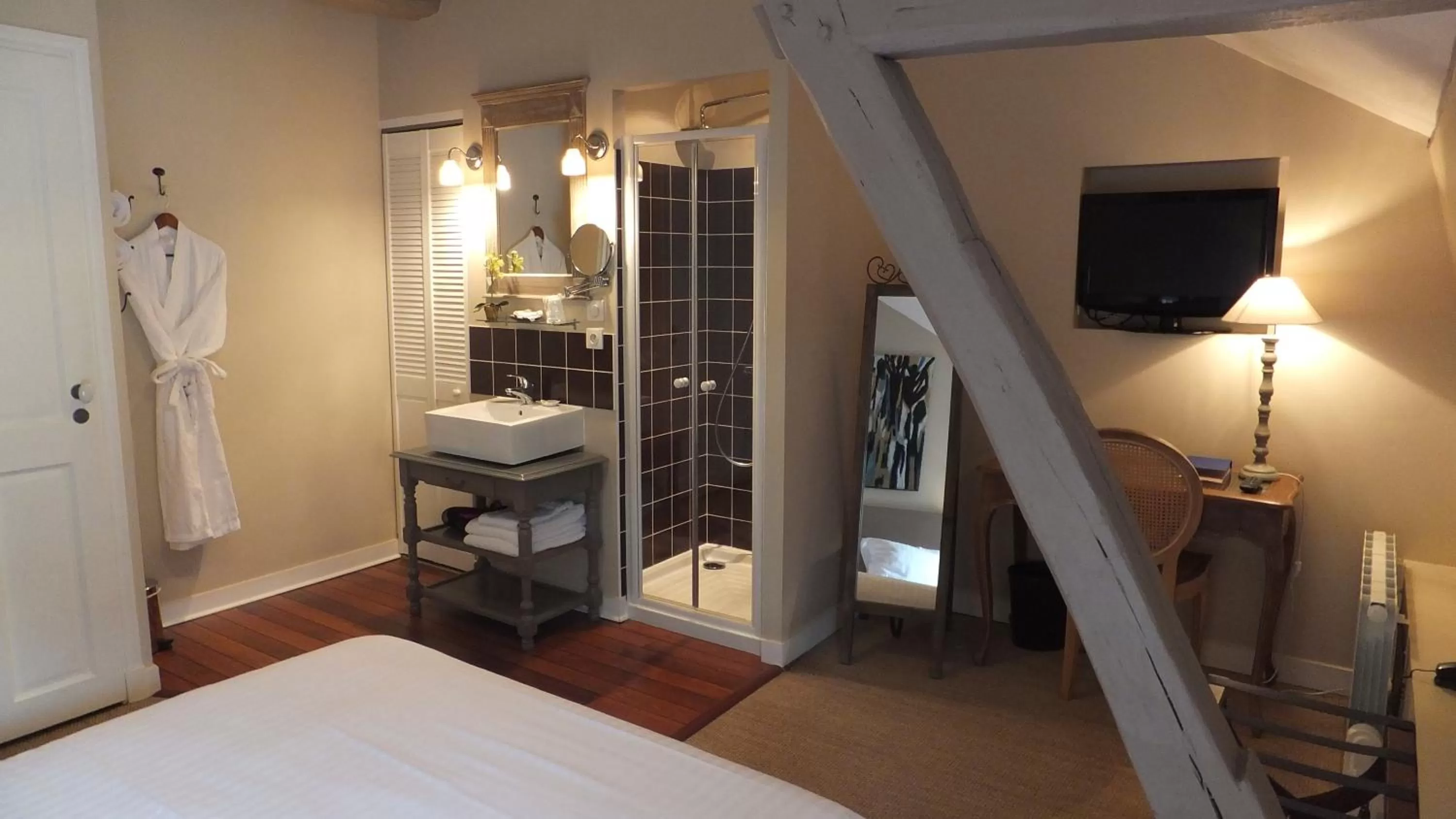 Decorative detail, Bed in Hotel La Closeraie