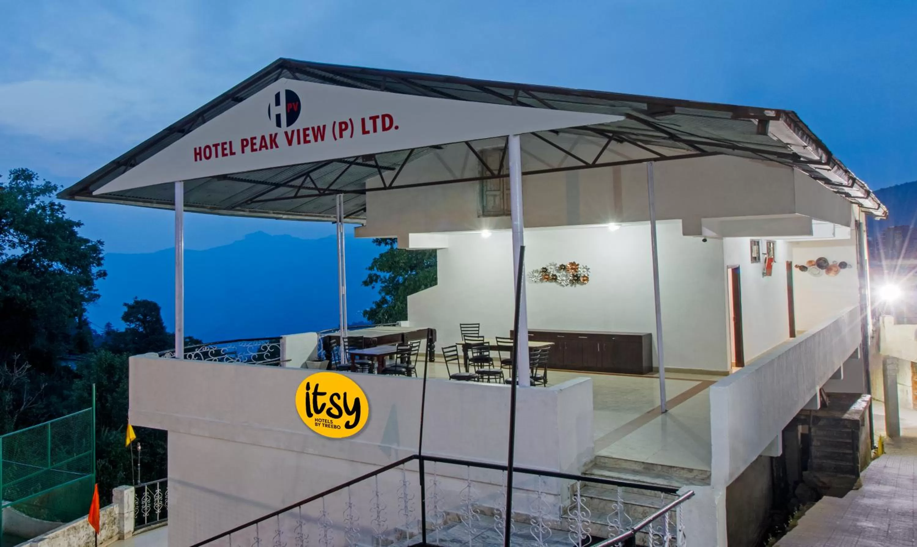 Facade/entrance, Property Building in Itsy By Treebo - Peak View