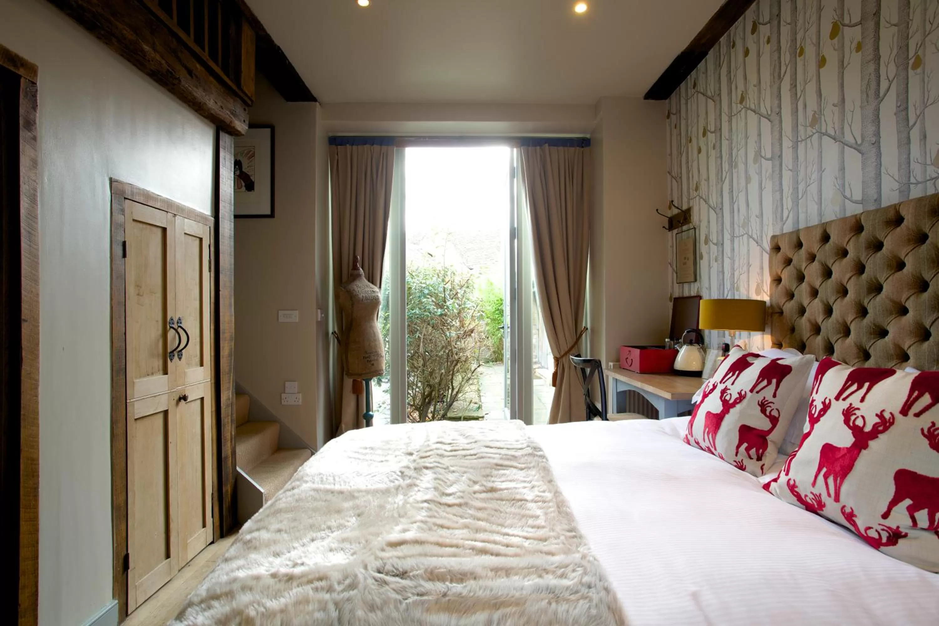 Photo of the whole room, Bed in Pear Tree Inn Whitley