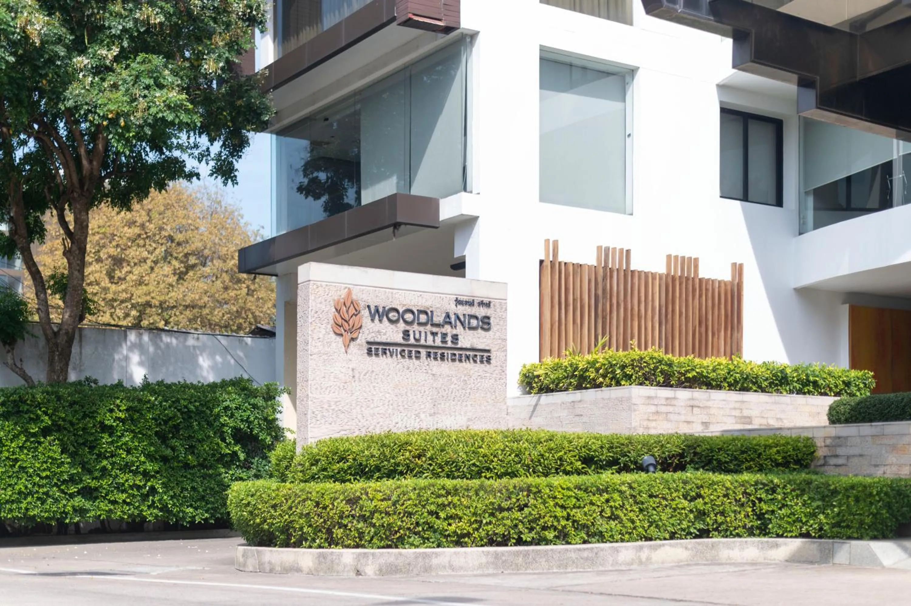 Facade/entrance in Woodlands Suites Serviced Residences