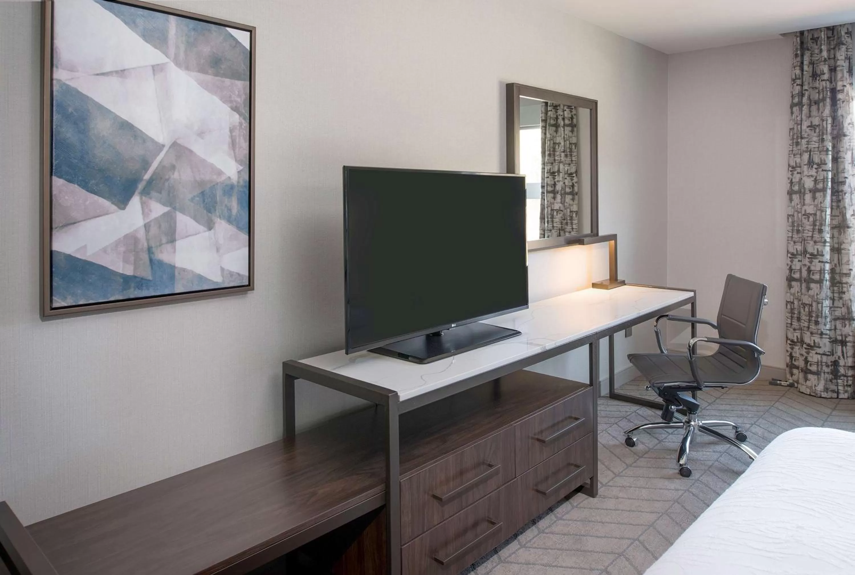 Bedroom, Bed in Hilton Garden Inn Hanover Lebanon