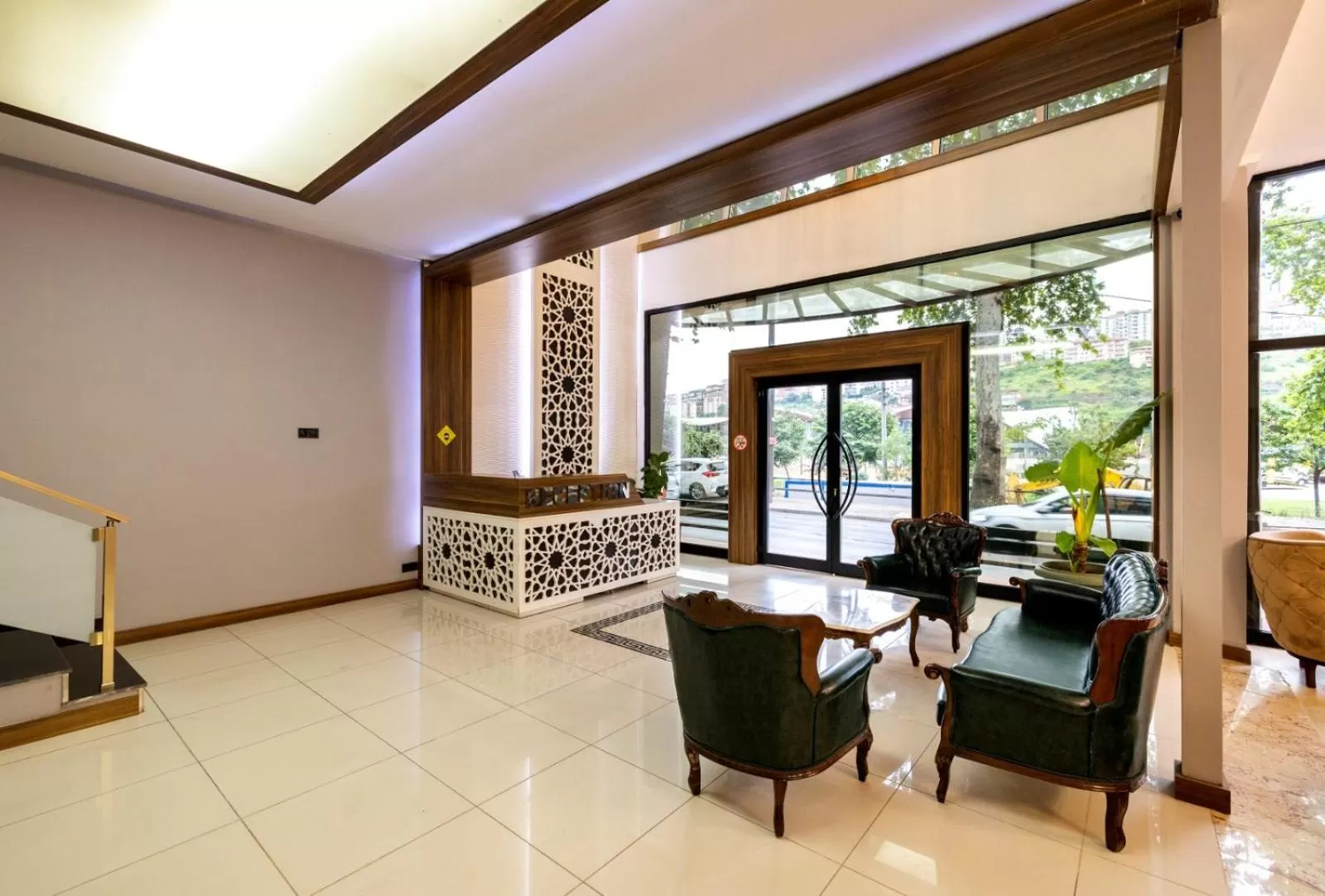 Seating area in Türkler Suite Hotel