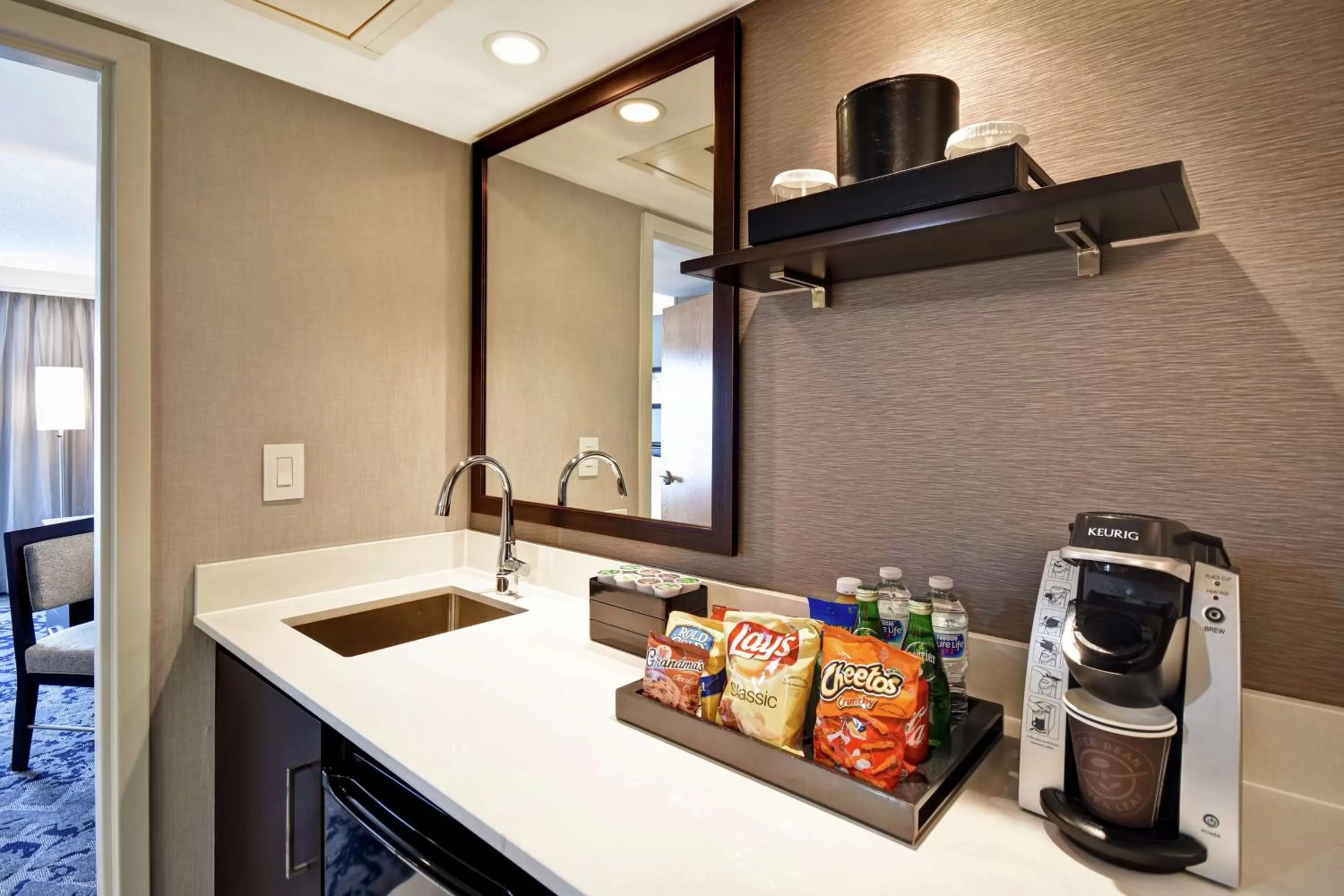 Photo of the whole room in Embassy Suites by Hilton Raleigh Durham Research Triangle