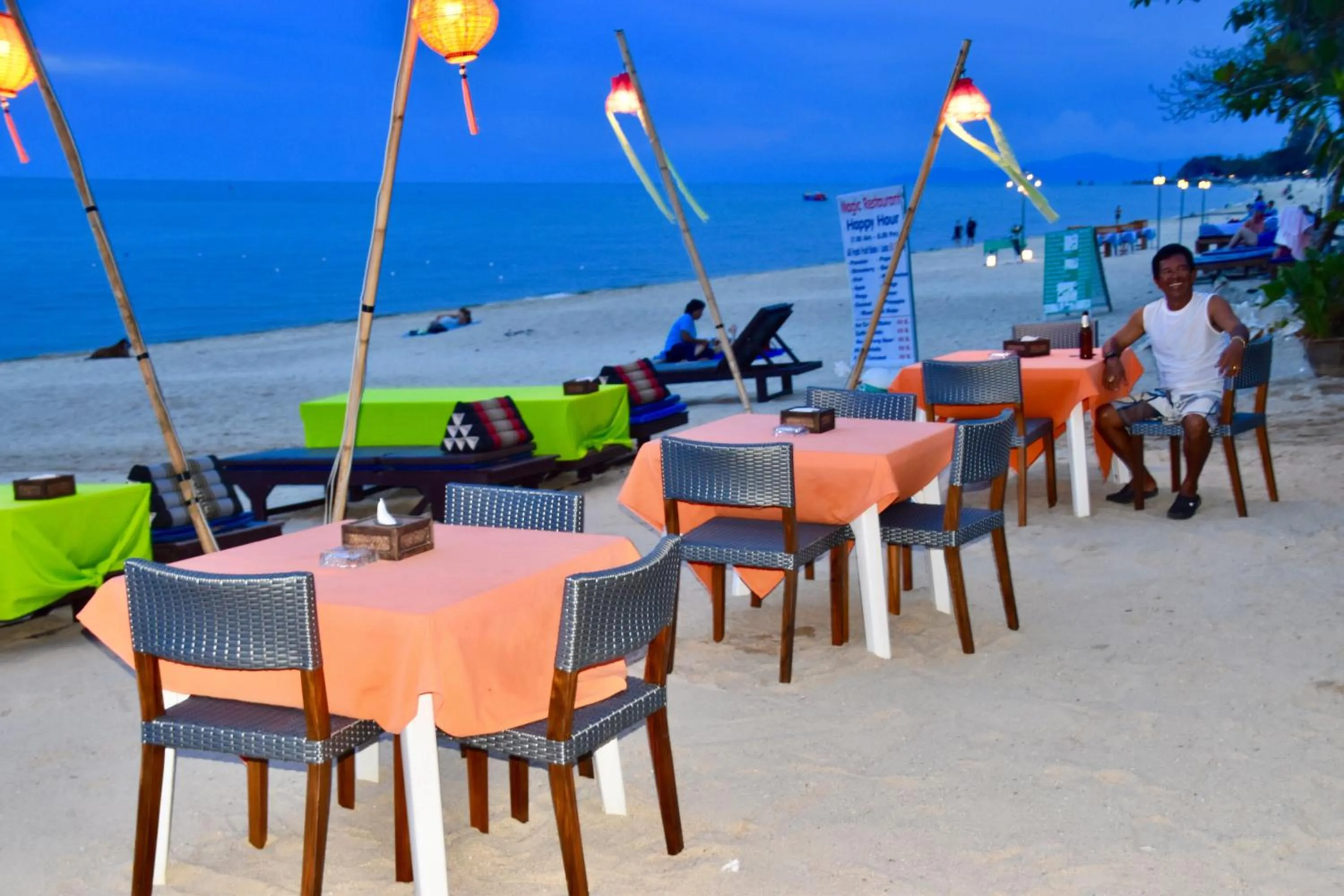 Restaurant/places to eat in Magic Resort