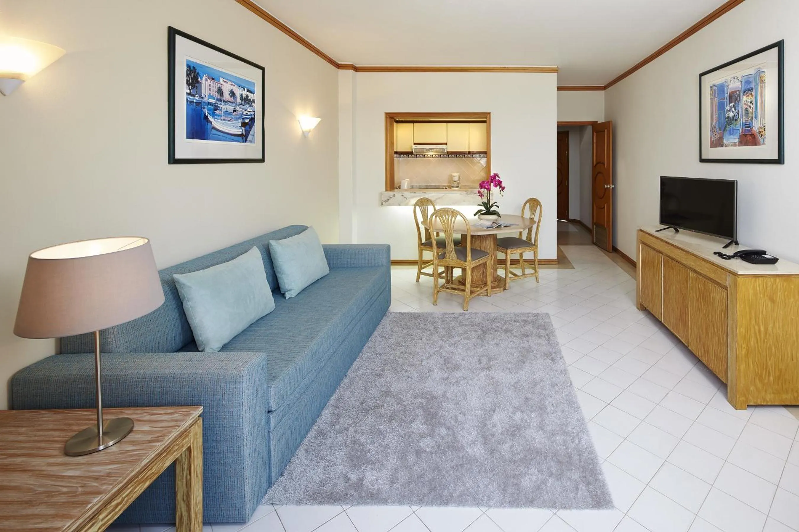 TV and multimedia in Luna Clube Oceano