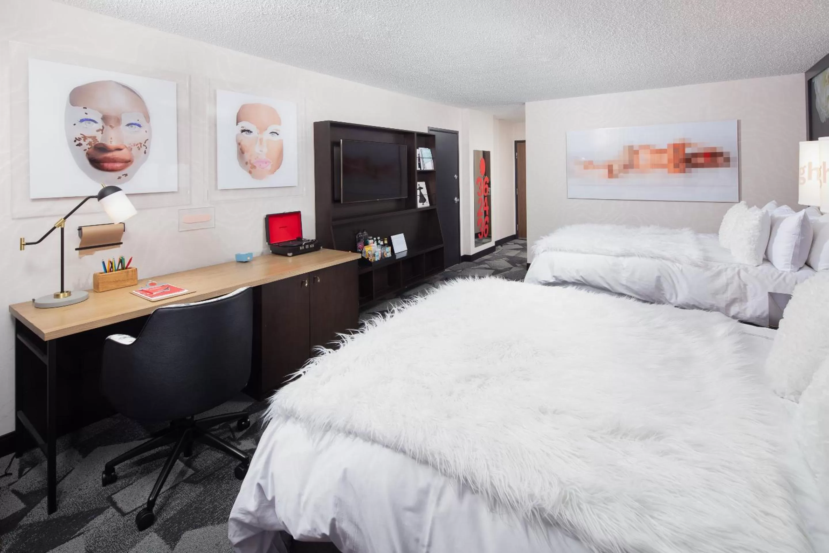 Photo of the whole room, Bed in Saint Kate - The Arts Hotel