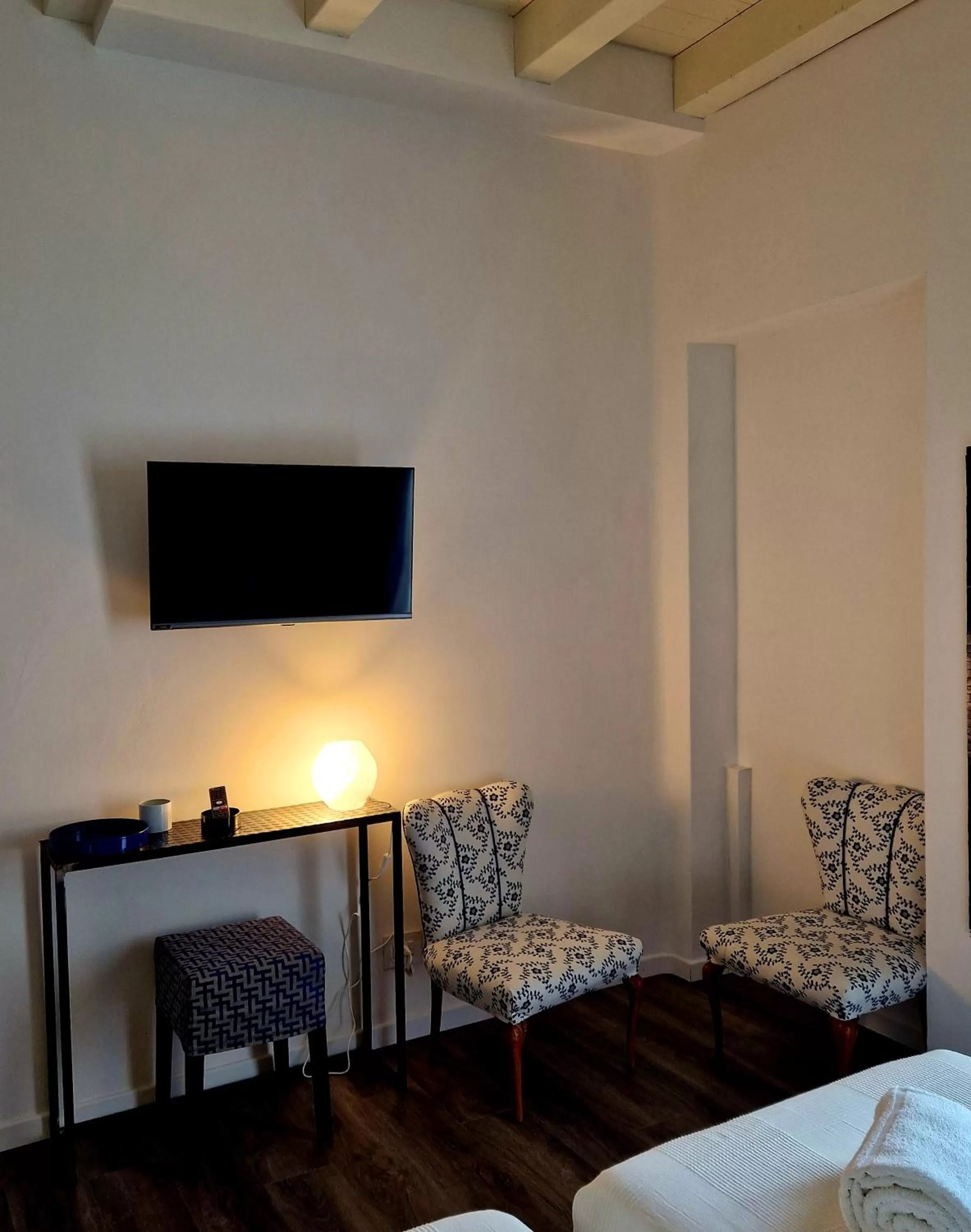 TV/Entertainment Center in Mi Garba B&B