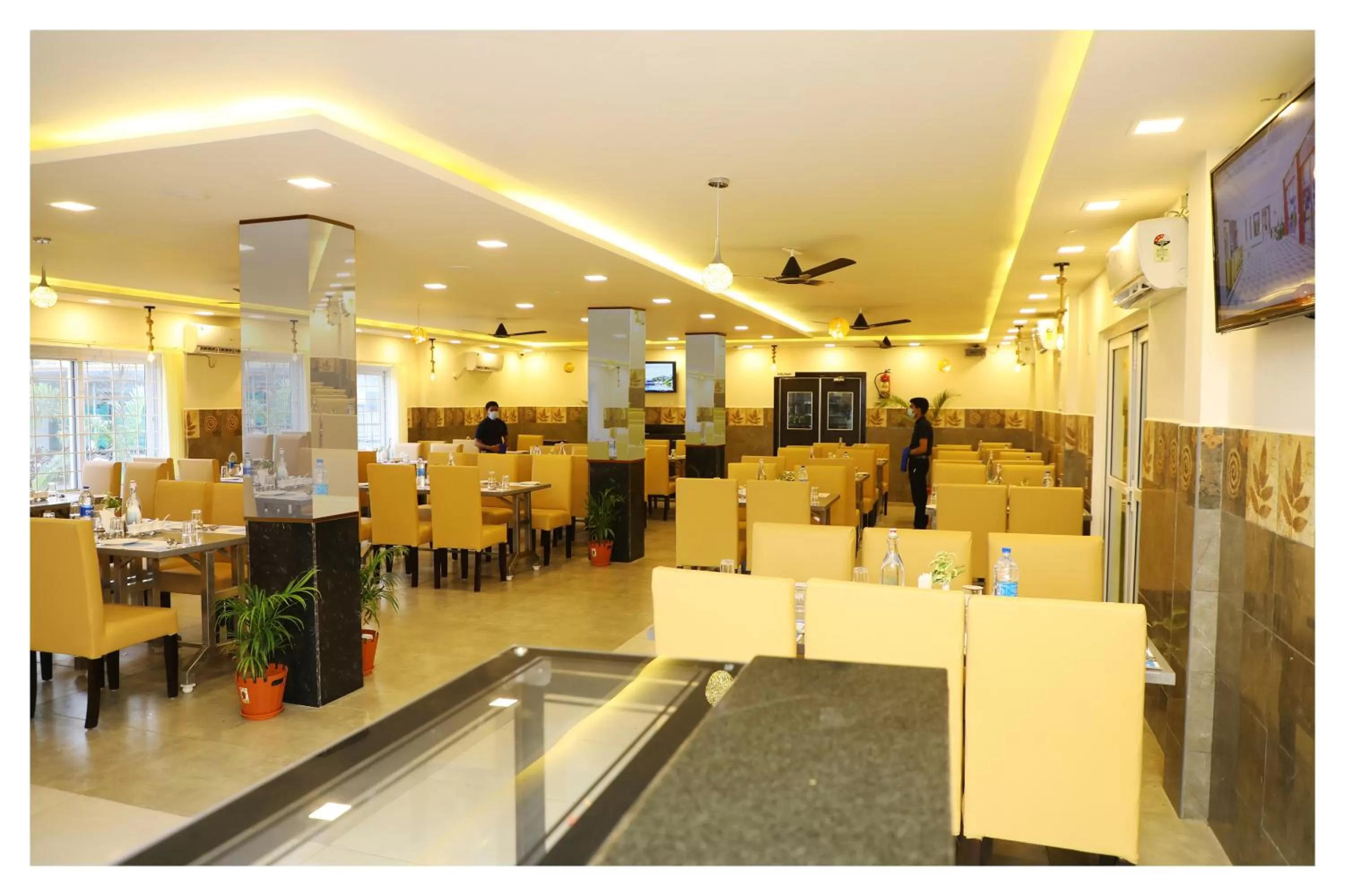Restaurant/Places to Eat in Clarks Inn Express ,Sirkazhi
