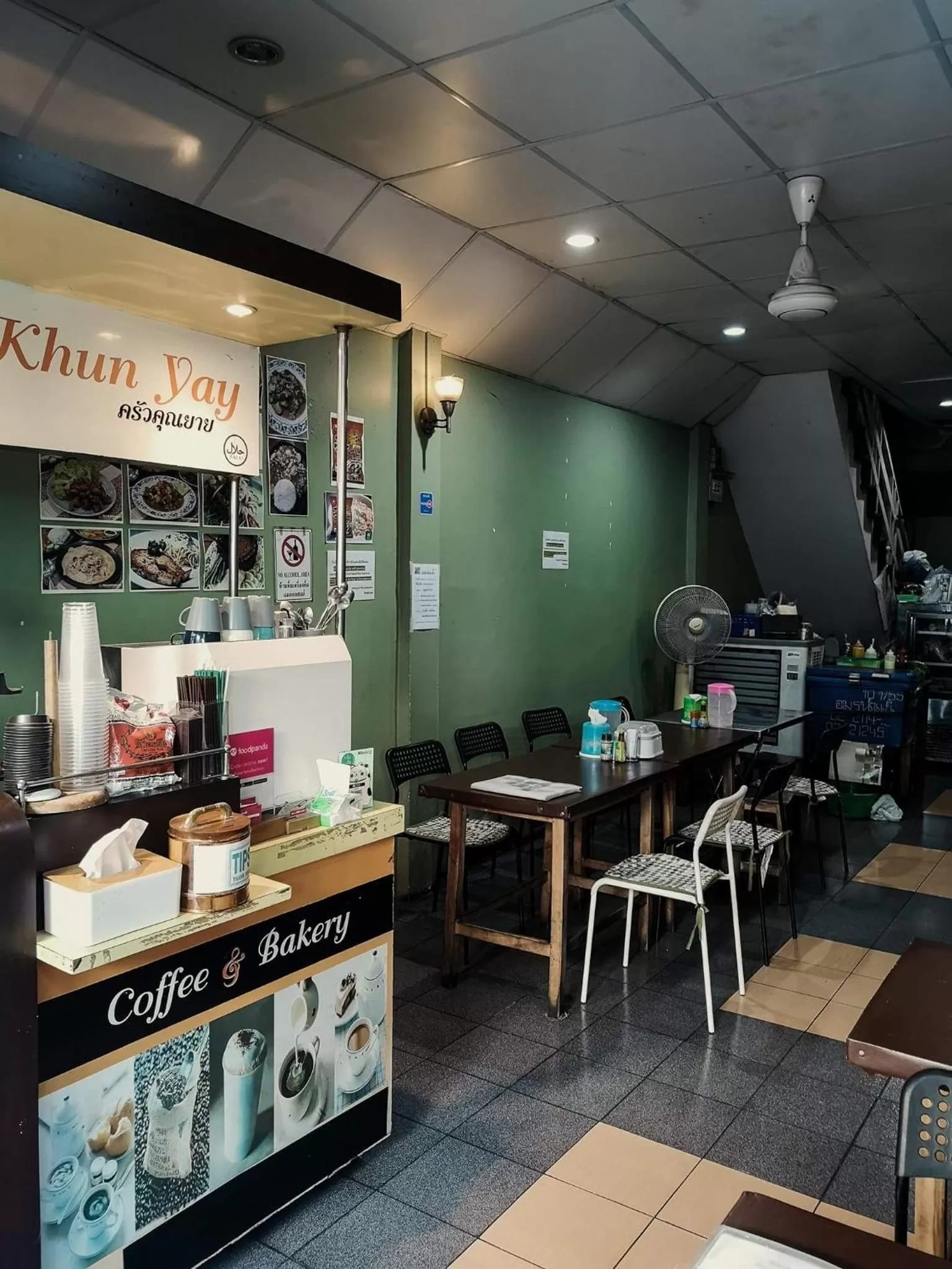 Restaurant/Places to Eat in The Cube Sathorn Boutique Hotel