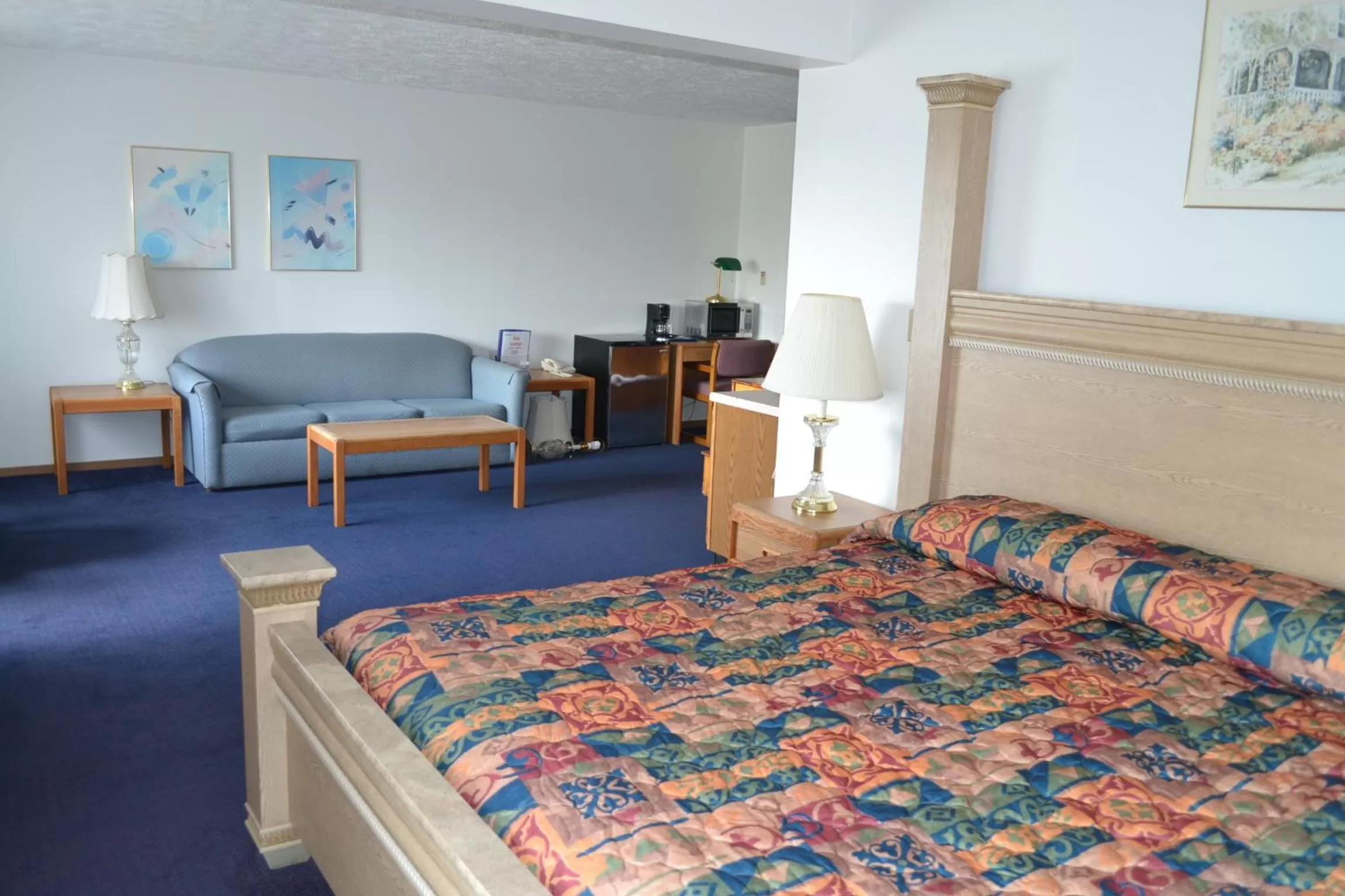 Photo of the whole room, Bed in Sky Lodge Inn & Suites - Delavan