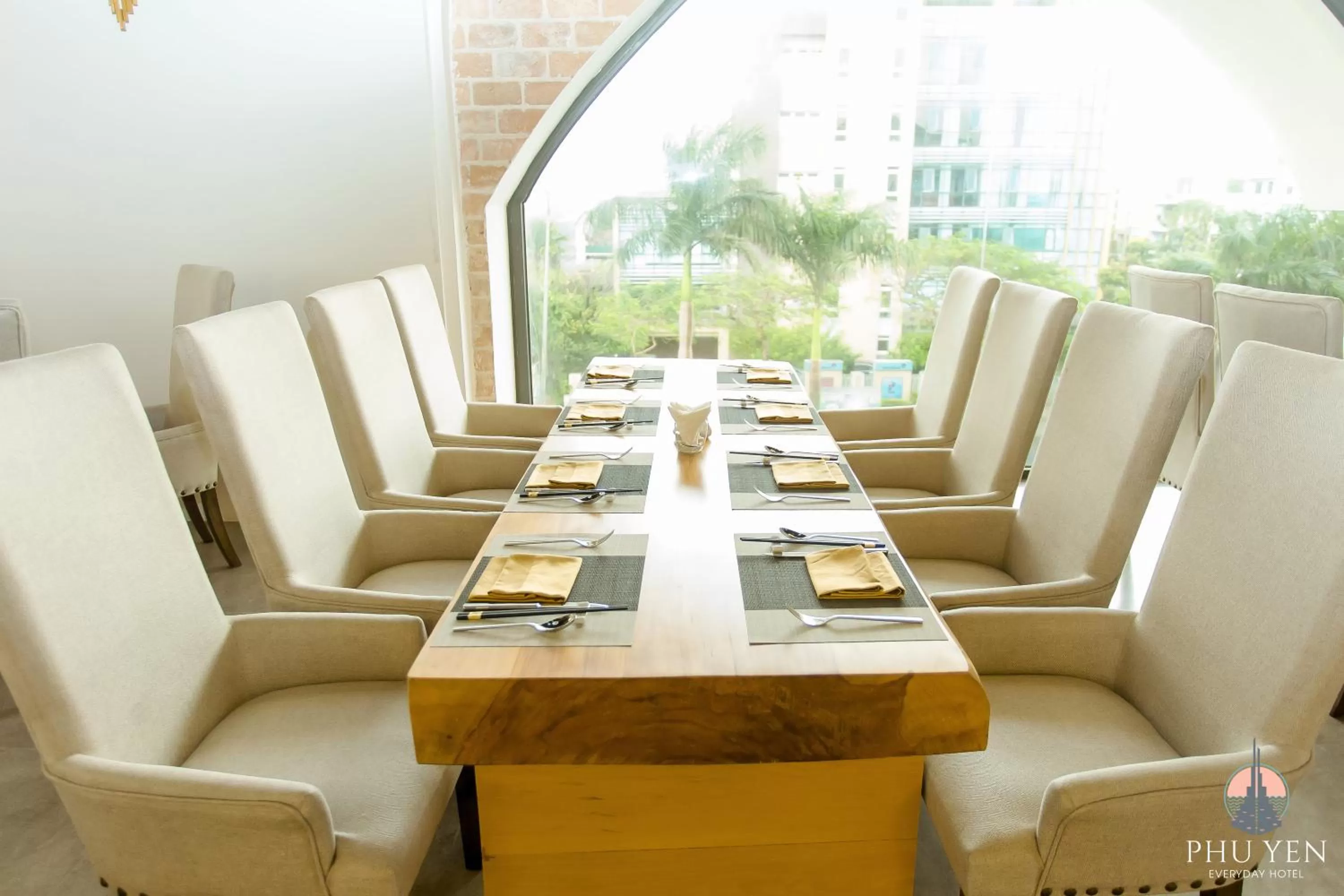 Restaurant/places to eat in PHÚ YÊN EVERYDAY HOTEL