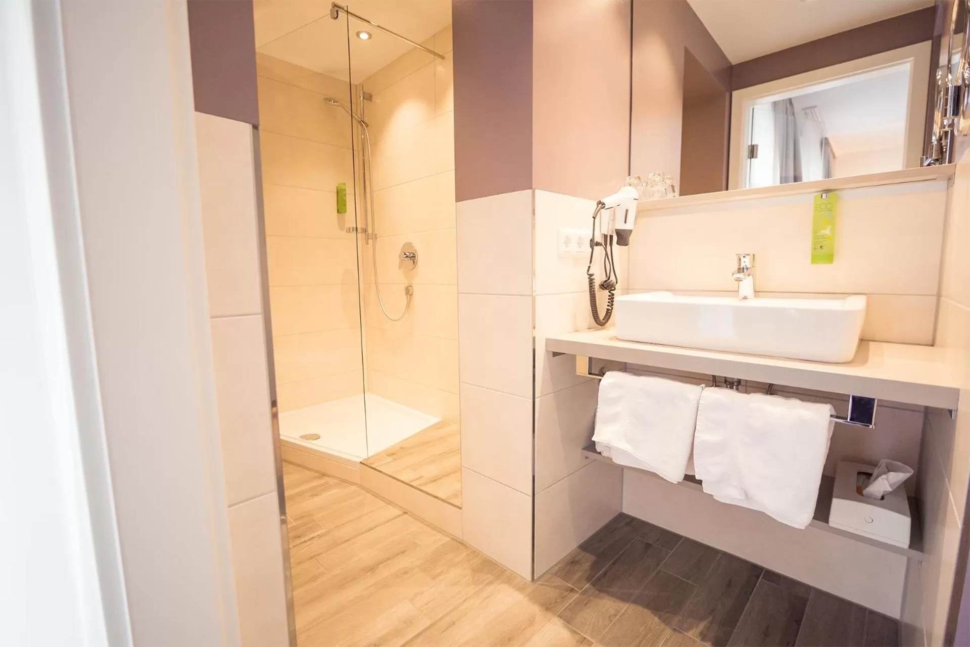 Shower in DasSchaffers - MeinWohlfühlhotel