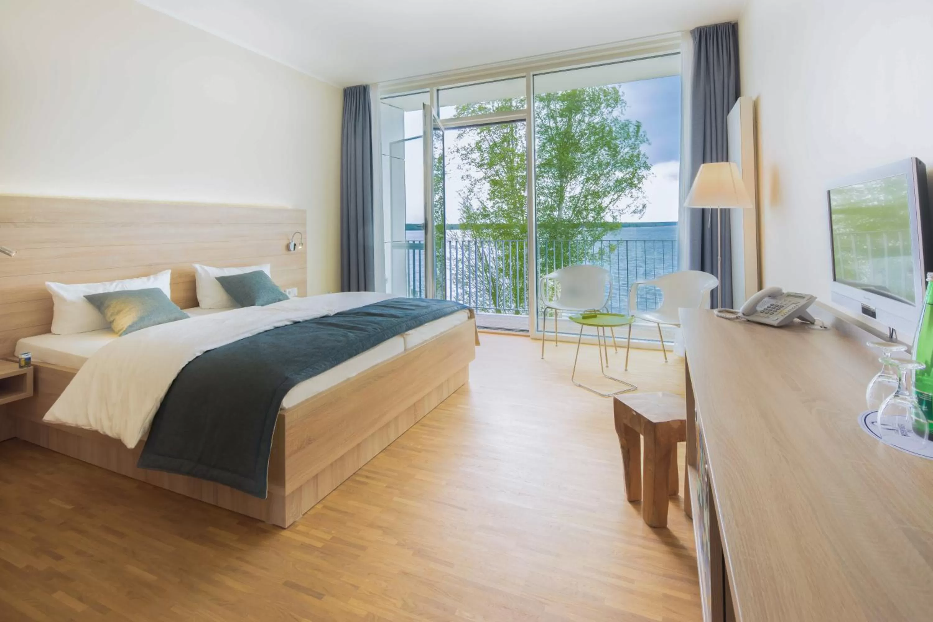 Premium Double Room With Lake View in Strandhotel Senftenberger See