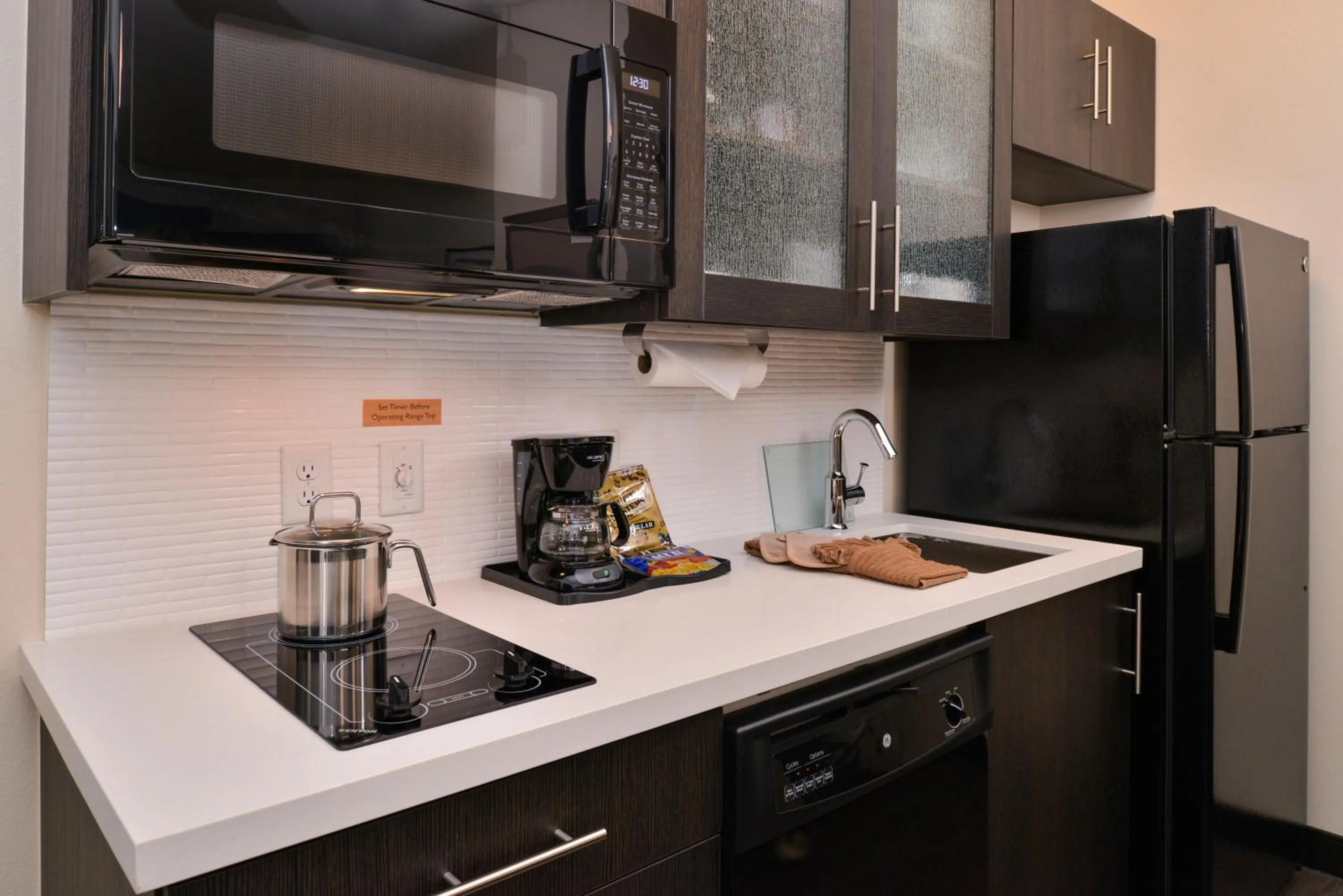 Bedroom in Candlewood Suites - Austin Airport by IHG