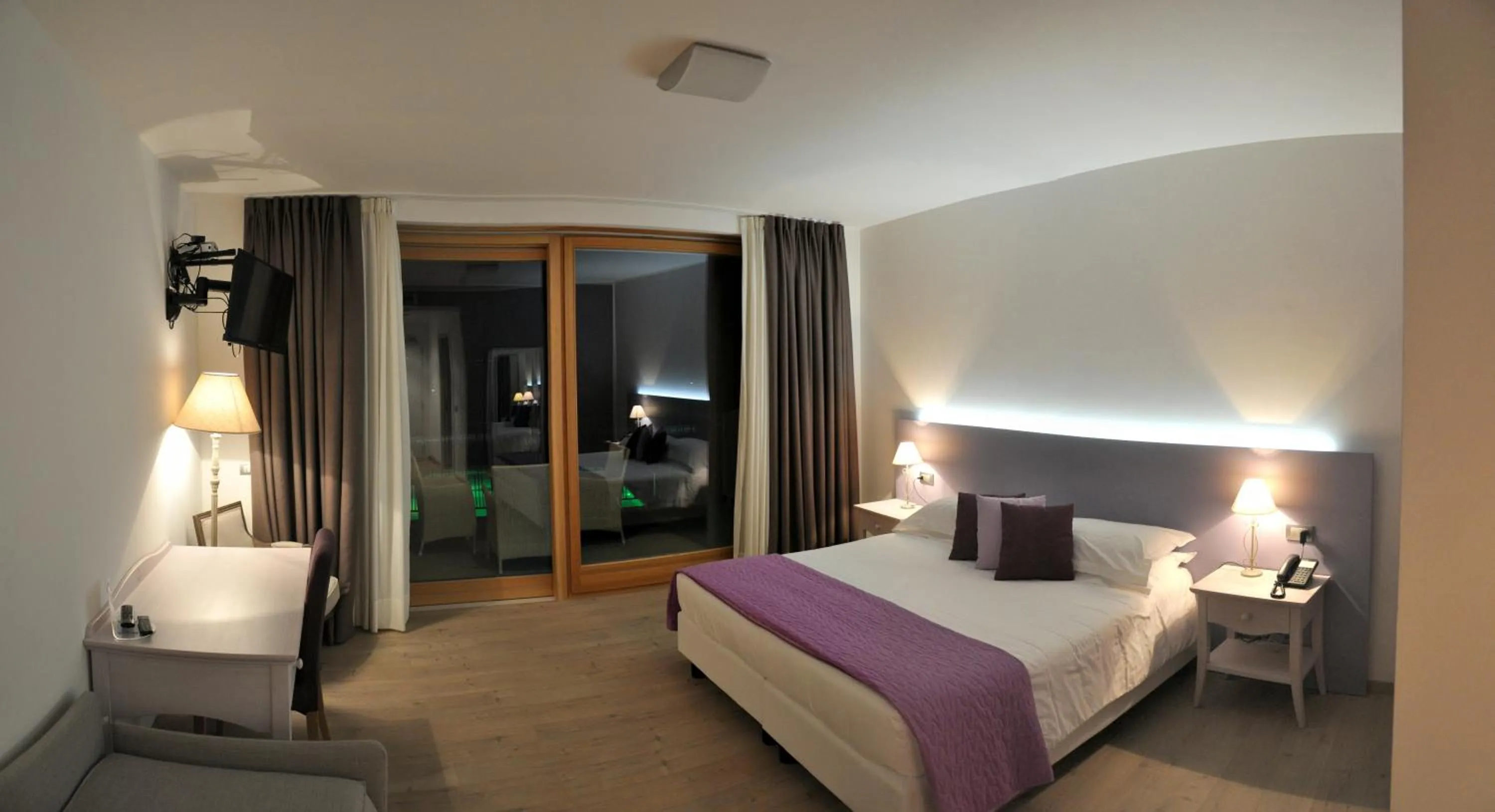 Photo of the whole room, Bed in Tullio Hotel