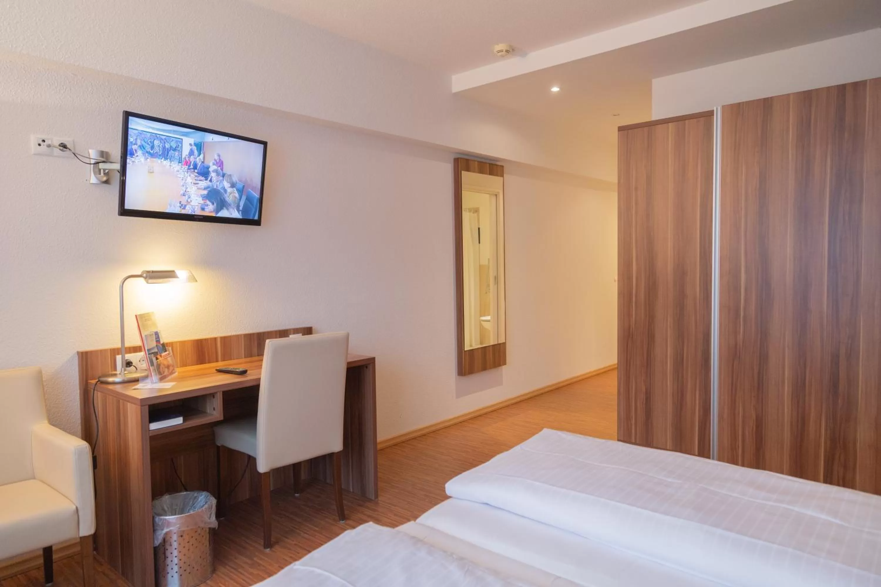 Bed in Das Ebertor - Hotel & Hostel