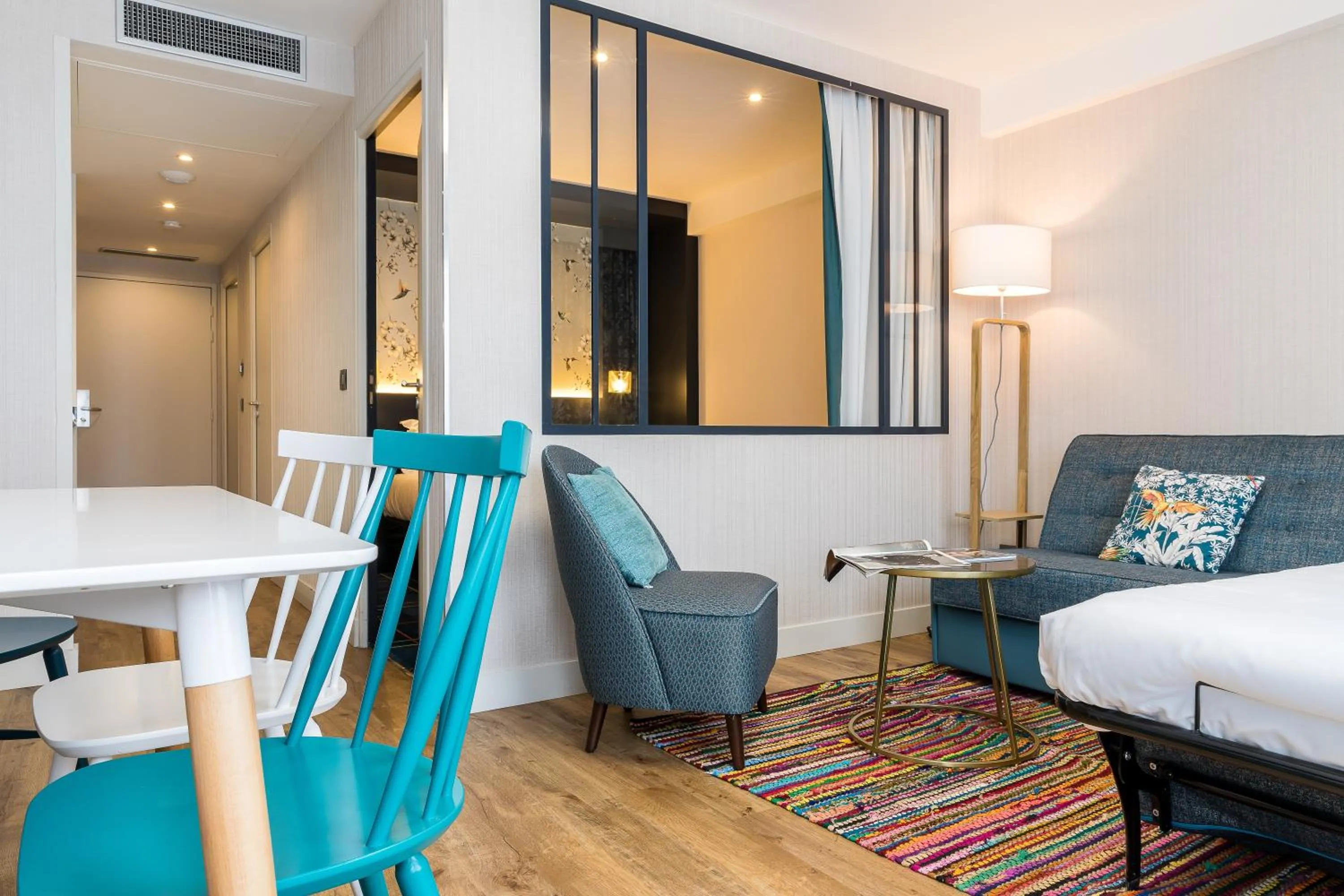 Seating area, Bed in CADET Residence