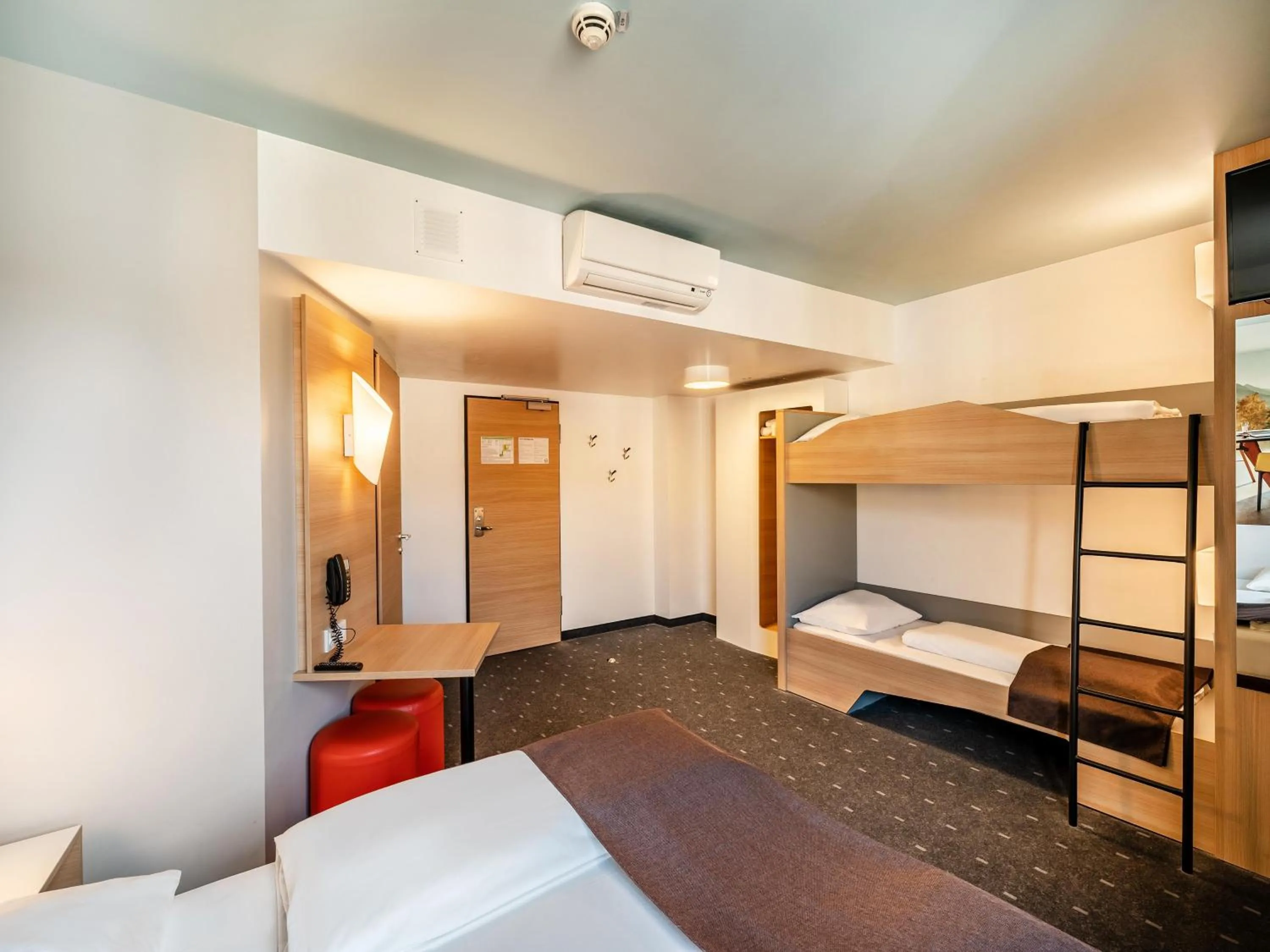 Family Room (2 Adults + 2 Children) in B&B Hotel Weil am Rhein/Basel