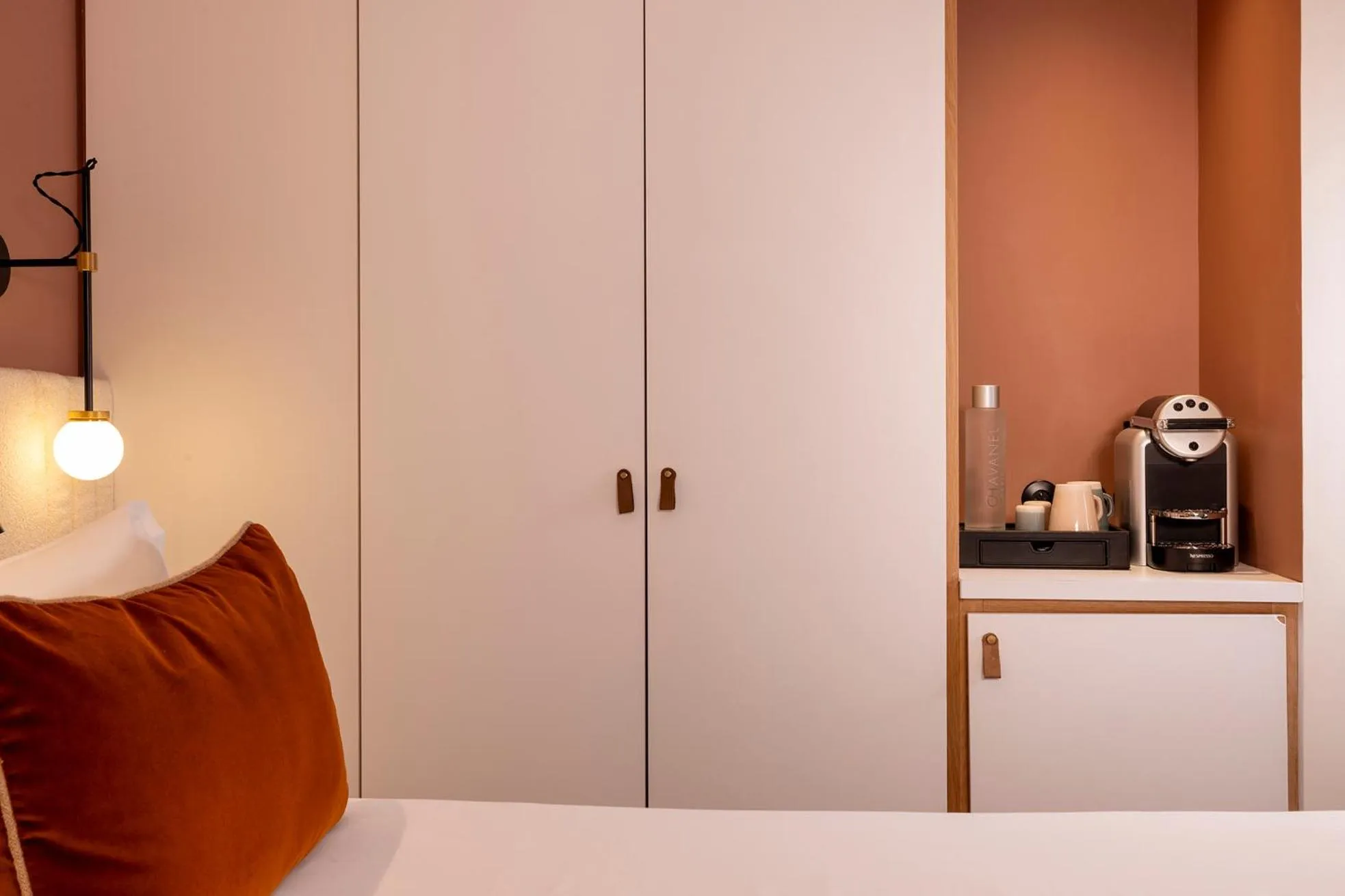 Bed in Hotel Chavanel