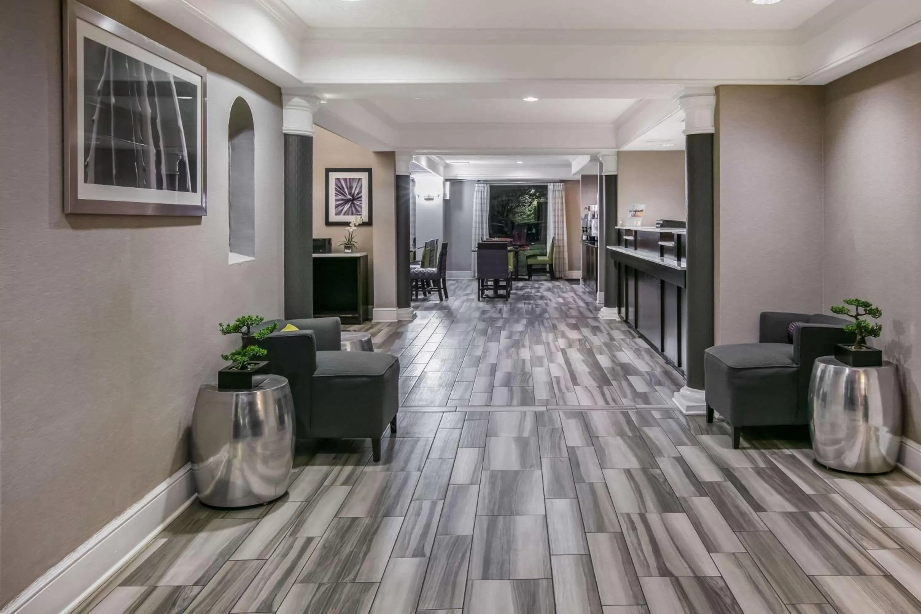 Lobby or reception in La Quinta Inn by Wyndham Dallas Uptown