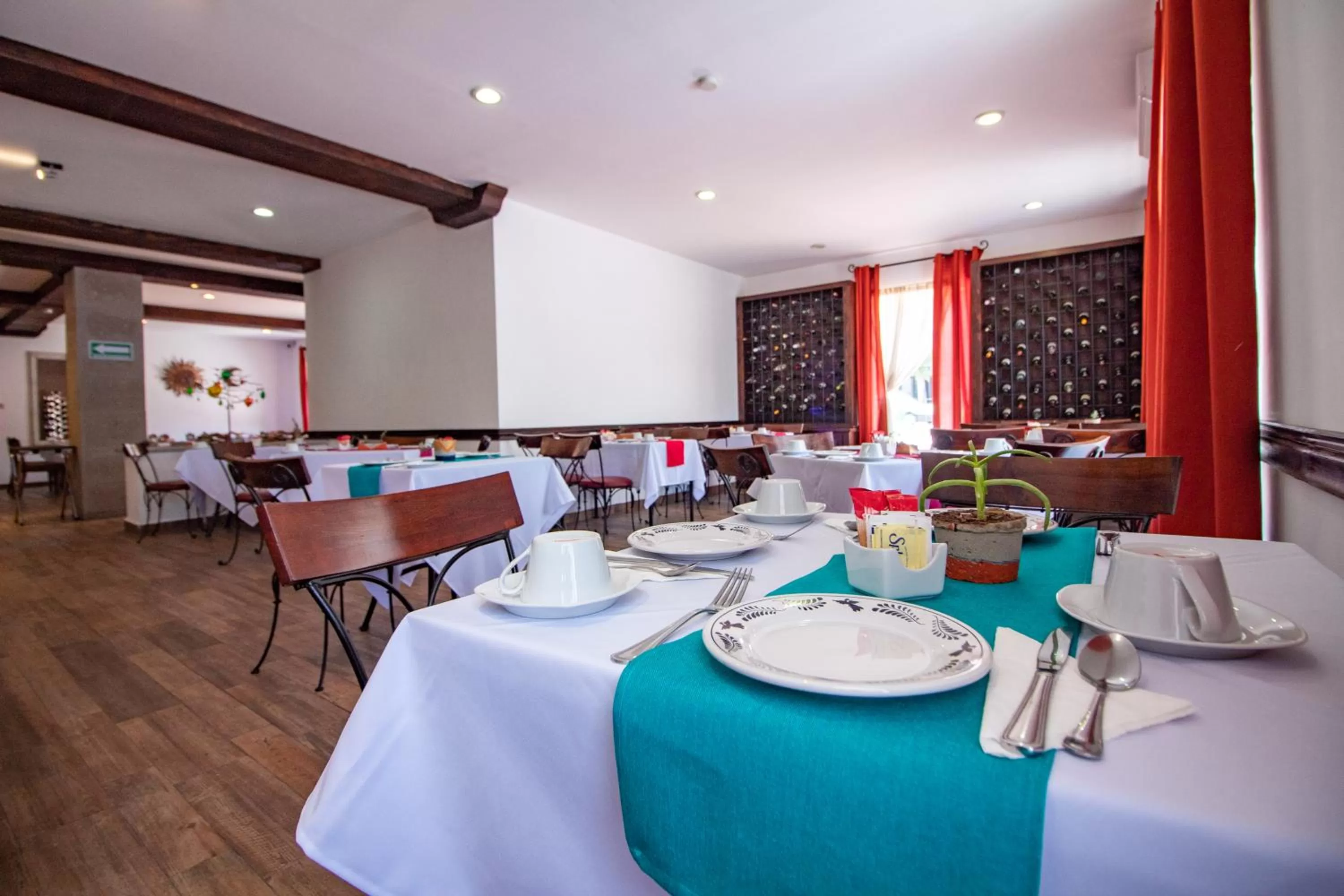 Restaurant/places to eat in Hotel La Casona 30