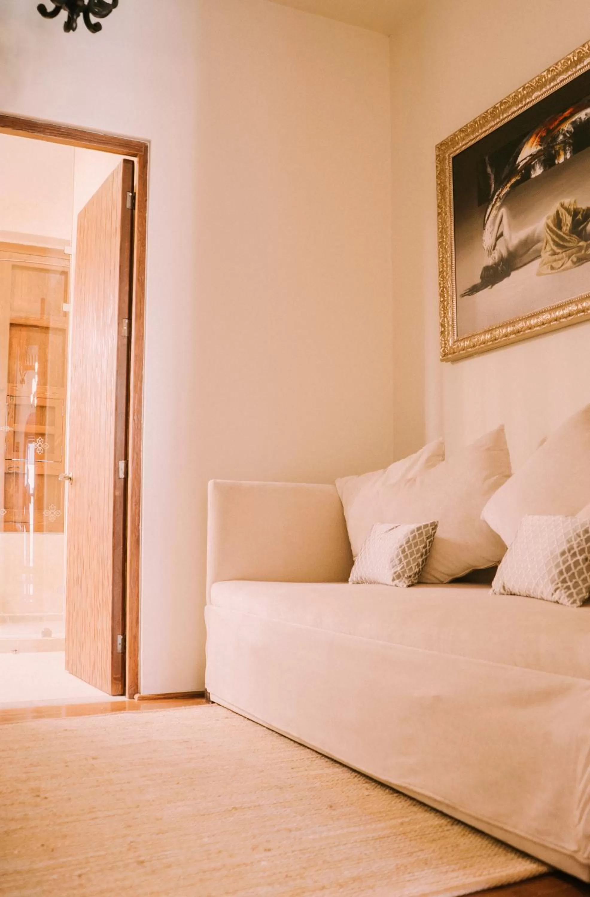 Living room, Bed in Casona de los Sapos Hotel Boutique