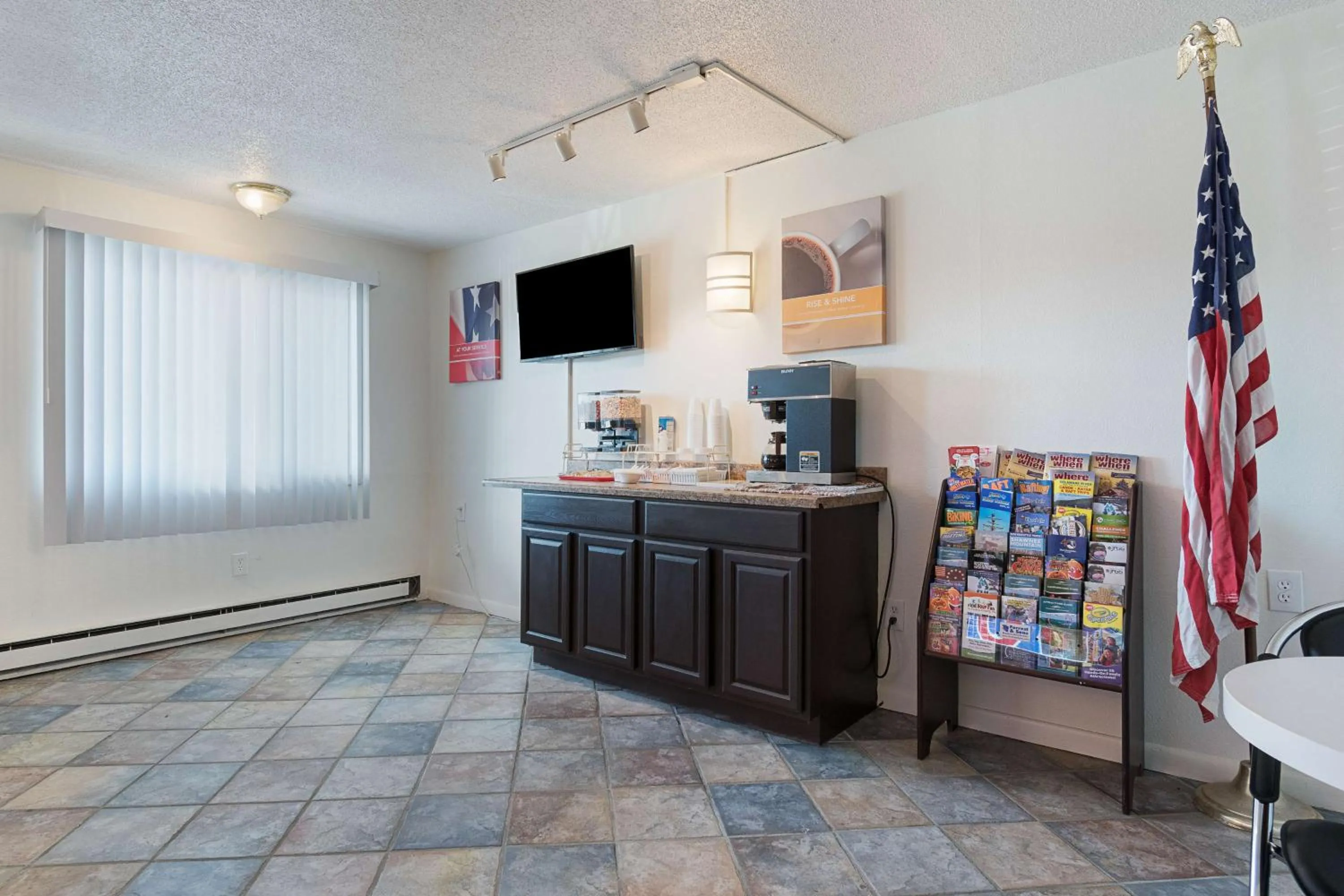 Property building in Motel 6-Frackville, PA