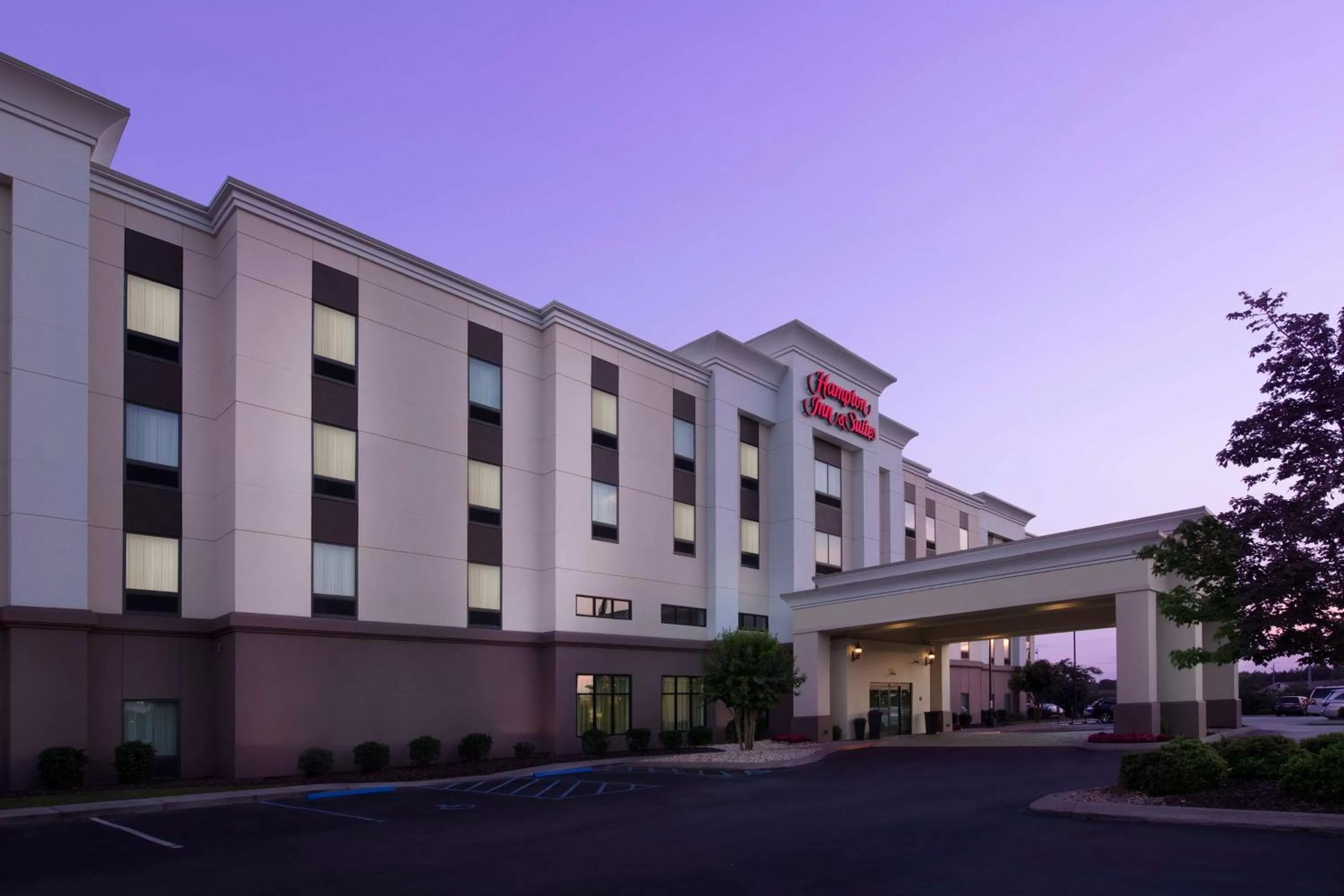Property building in Hampton Inn & Suites Athens/Interstate 65