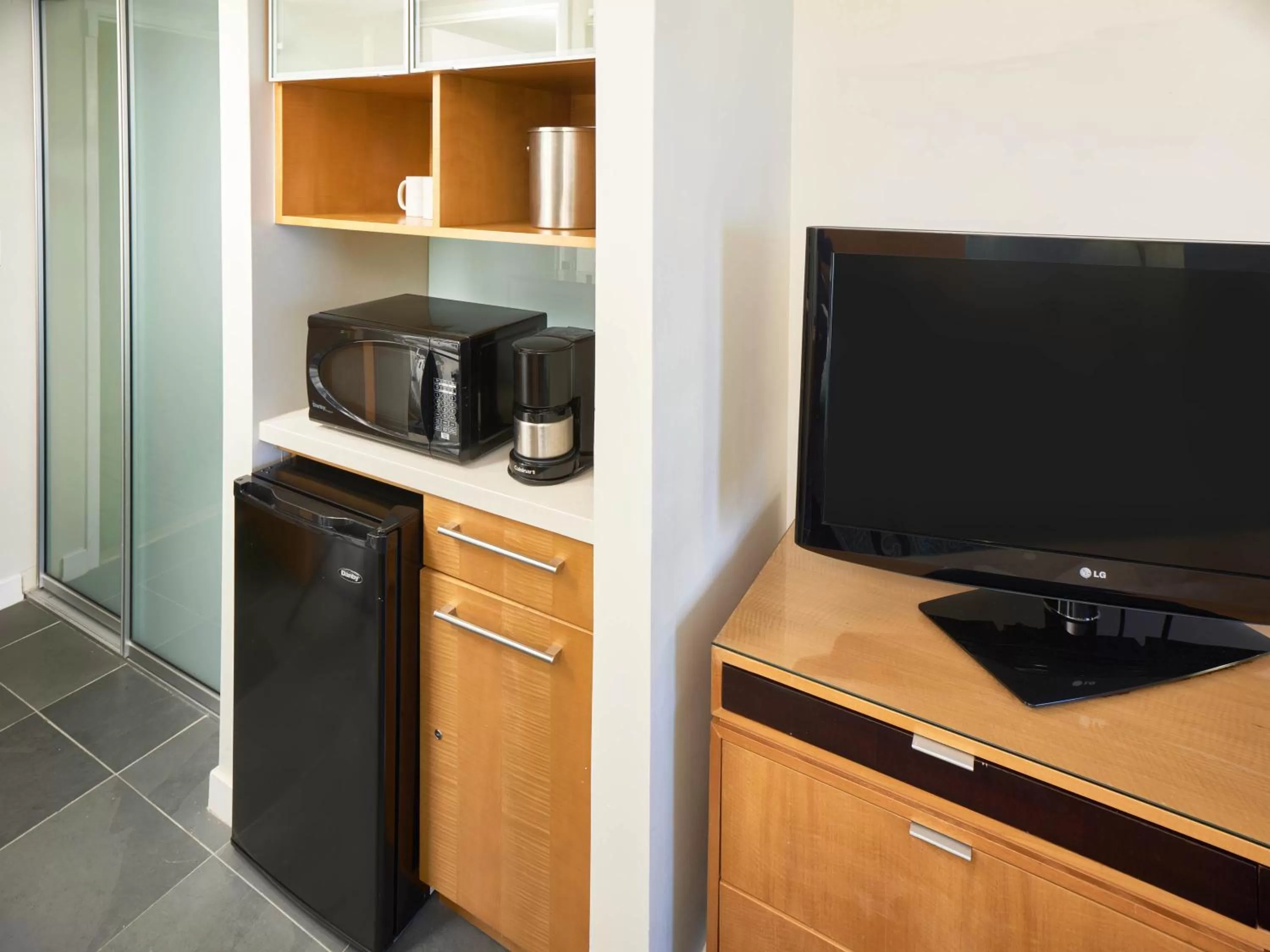 Coffee/tea facilities in Ala Moana Honolulu by Mantra