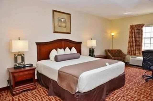 Bed in Americas Best Value Inn - Tunica Resort