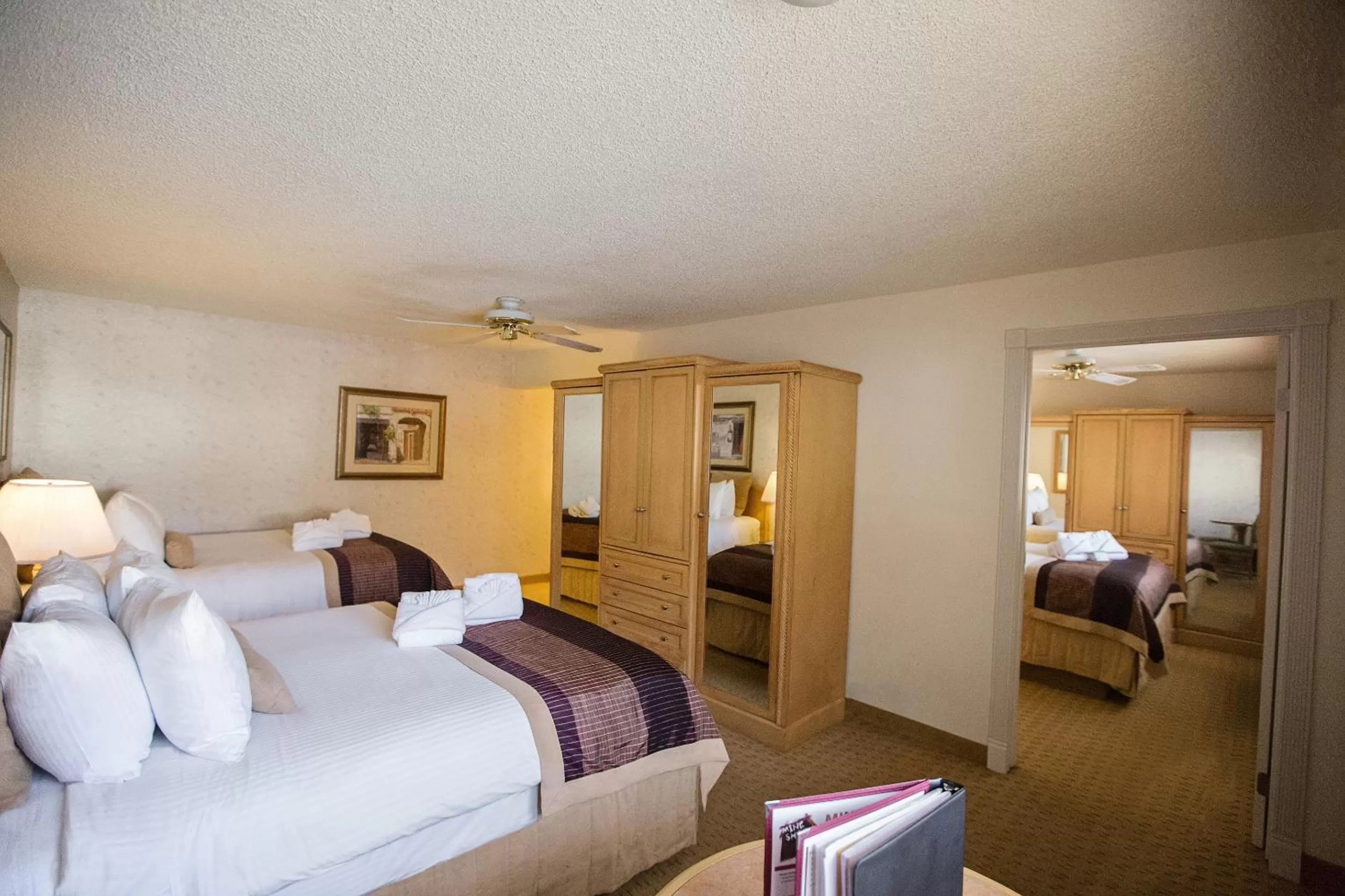 View (from property/room), Bed in Twin Peaks Lodge & Hot Springs