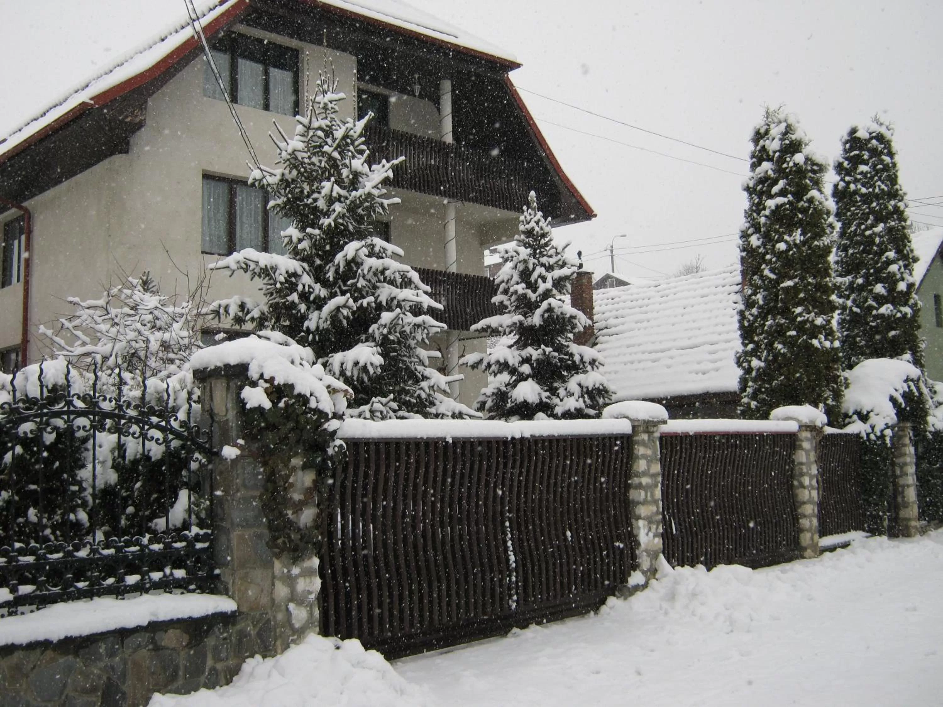 Facade/entrance, Winter in Csaki Vendeghaz