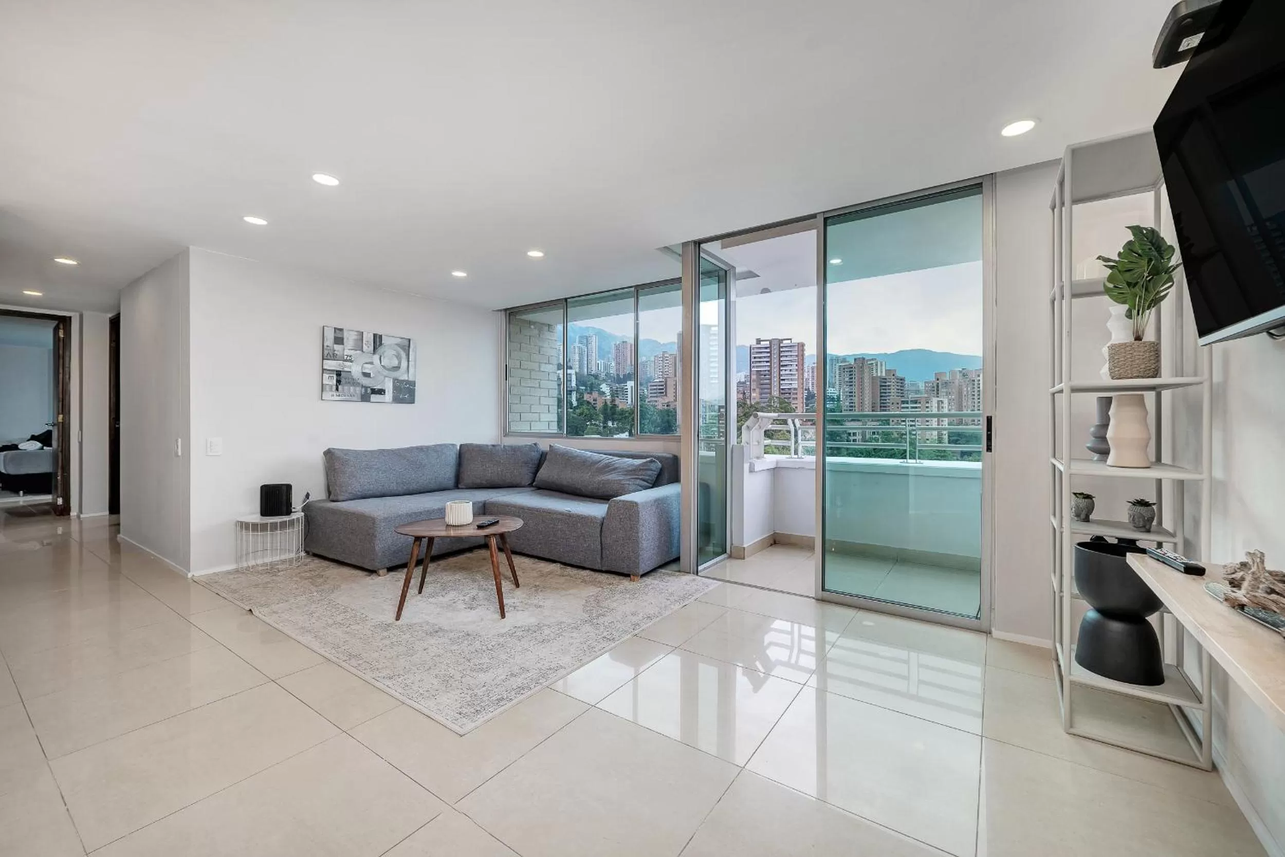 Living room in Apartamentos Poblado Alejandría by HOUSY HOST