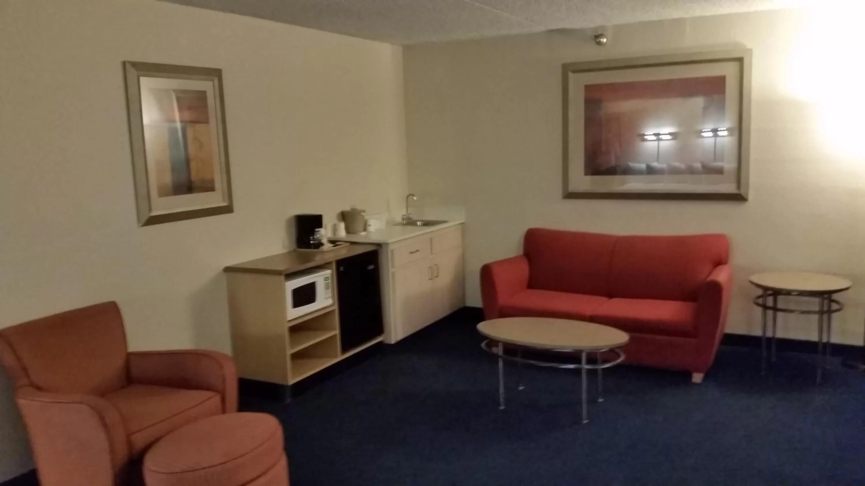 Living room in Days Inn by Wyndham Buena Park Anaheim