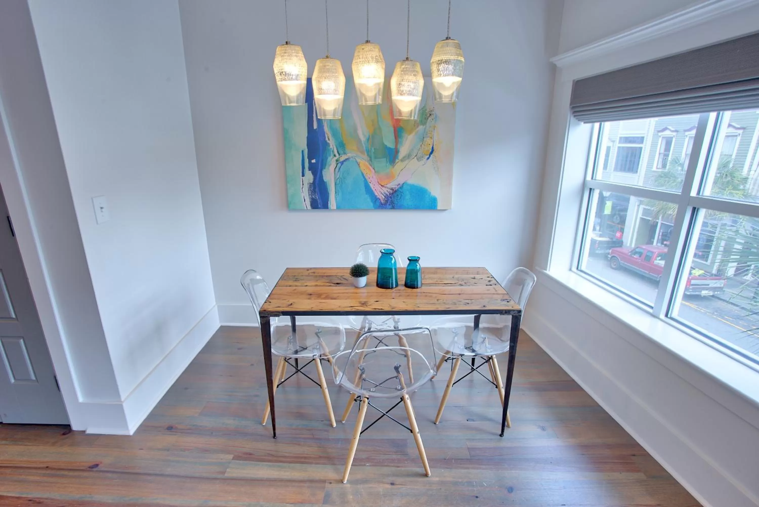 Dining Area in 493 King Two Bedroom Suites