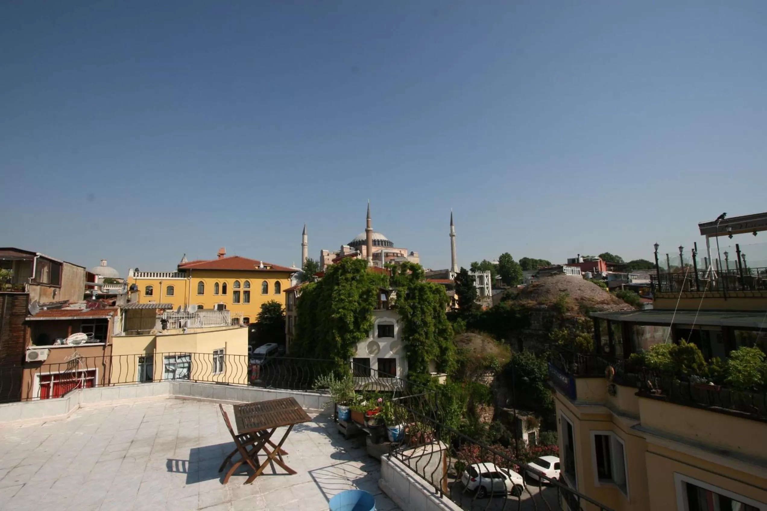 Day in Hanedan Hotel