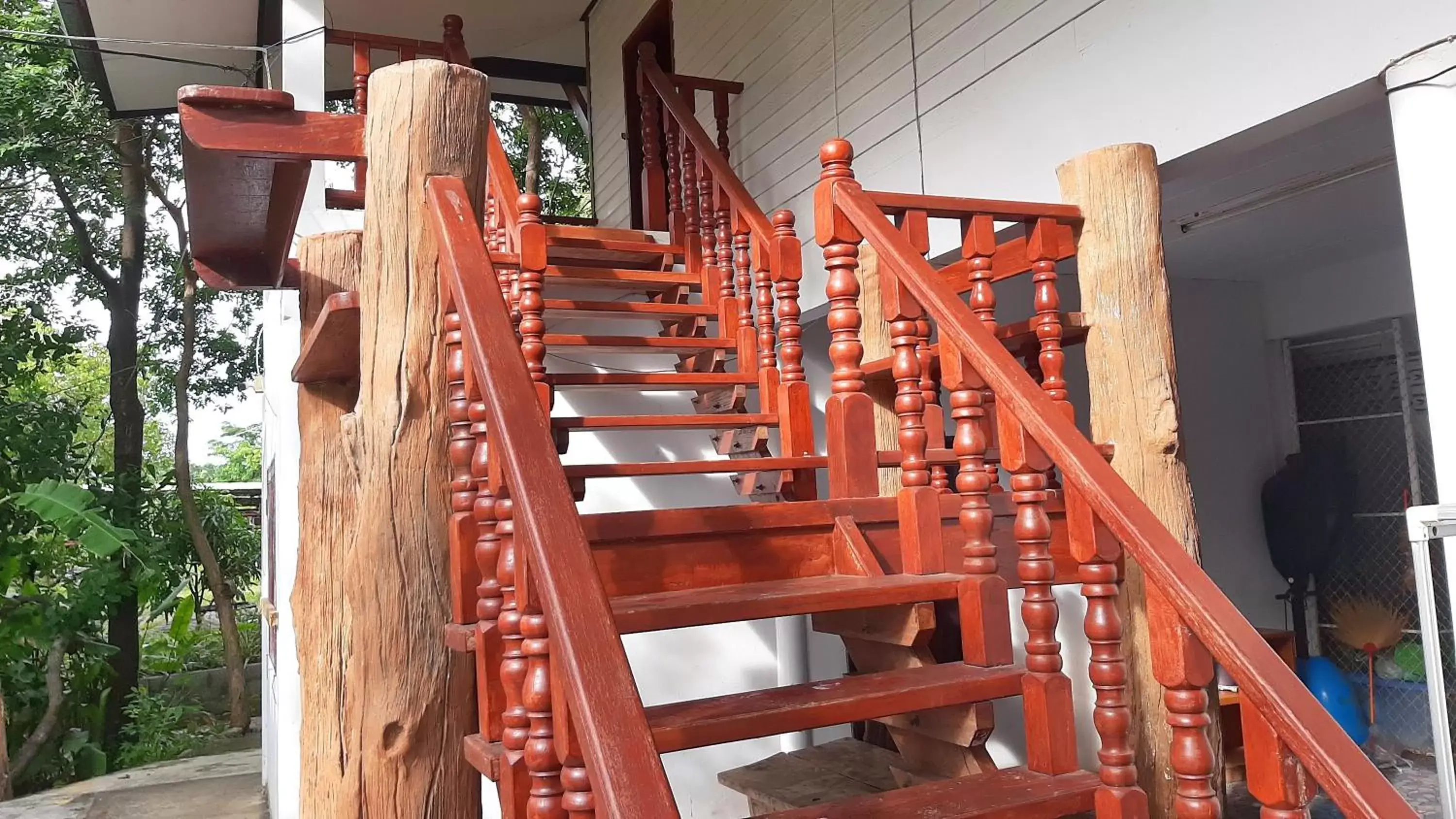 6-Bed Mixed Dormitory Room in Doo Dee Boutique Resort by Swiss Chalet 6-Bed Mixed Dormitory Room in Doo Dee Boutique Resort by Swiss Chalet