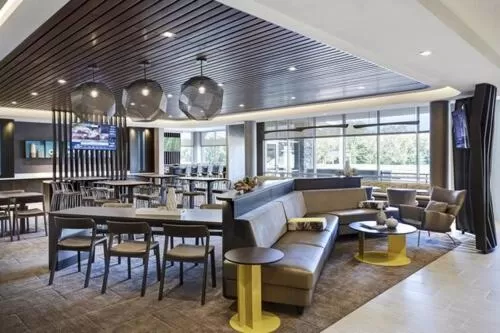 Seating area in SpringHill Suites by Marriott Philadelphia West Chester/Exton
