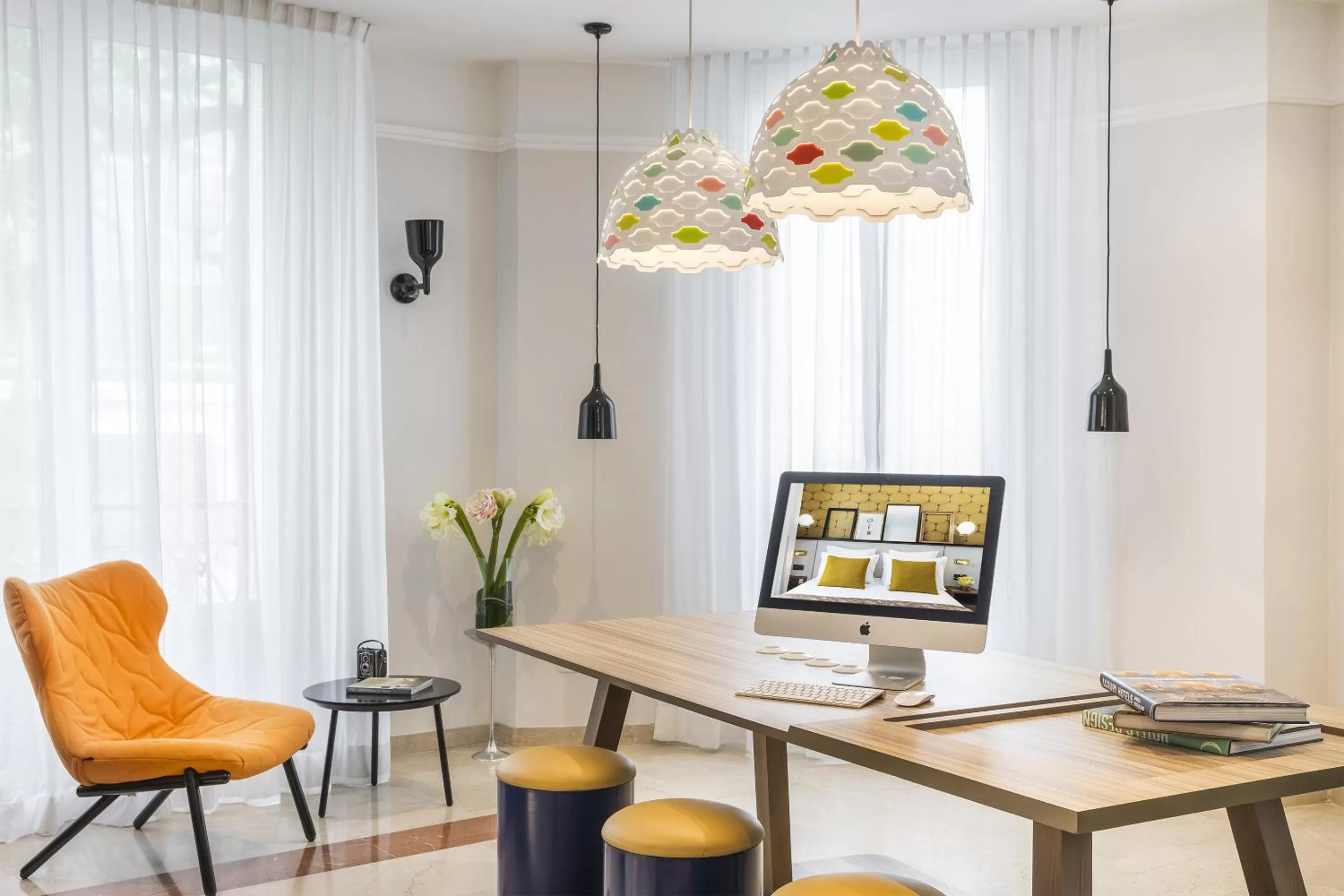 TV and multimedia in Best Western Plus La Demeure