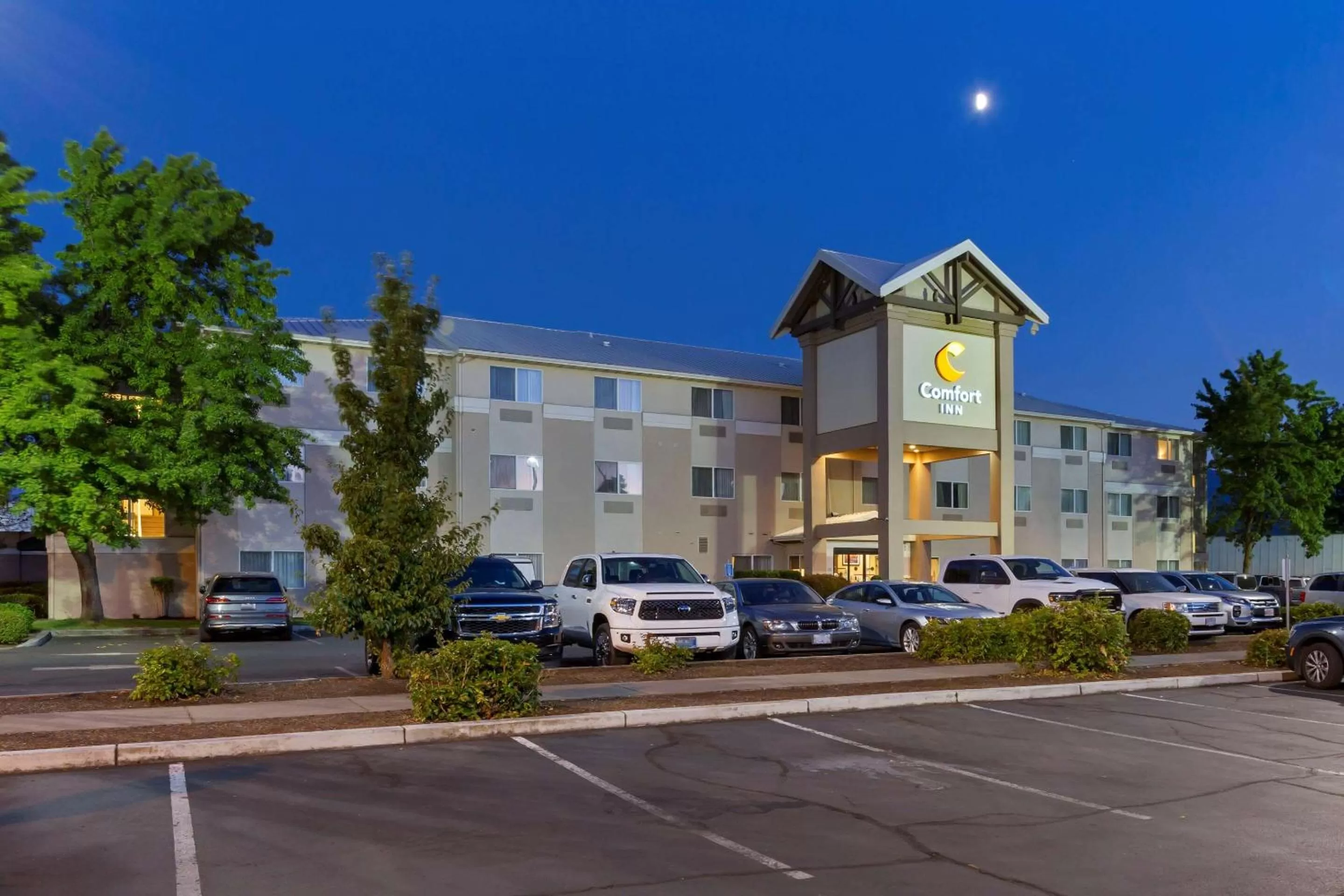 Property building in Comfort Inn Medford South