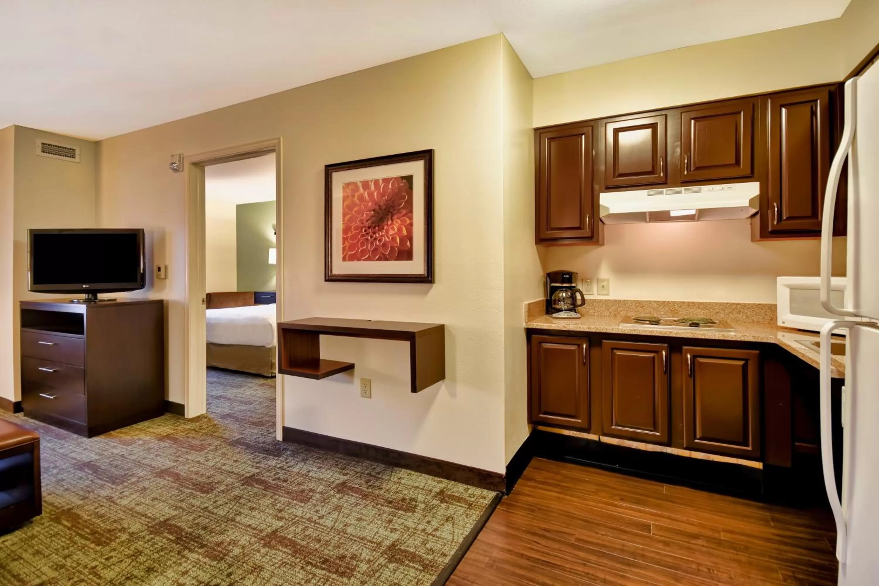 Photo of the whole room in Staybridge Suites Middleton/Madison-West by IHG