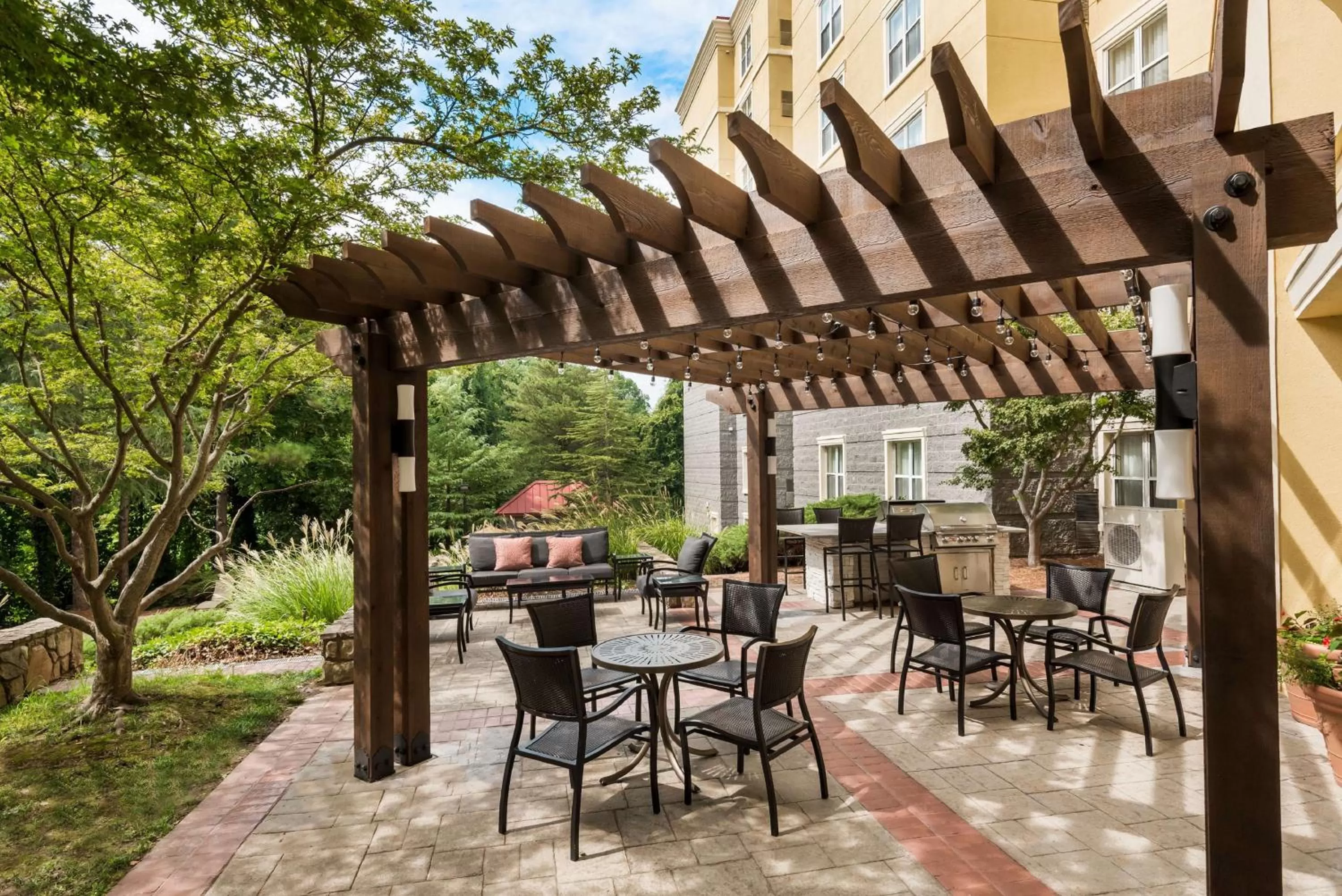 Garden in Homewood Suites by Hilton Raleigh/Crabtree Valley