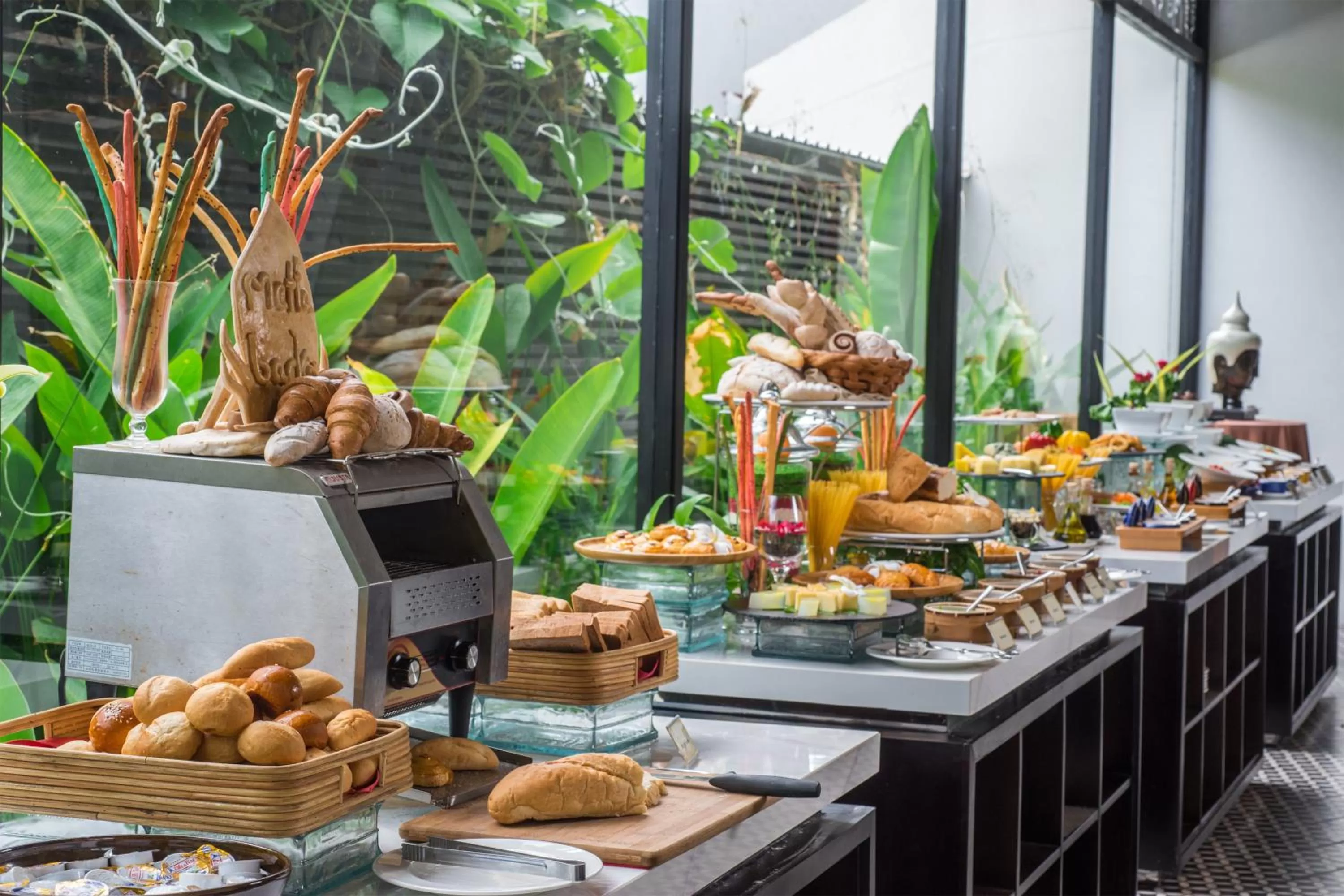 Food and drinks in Metta Residence & Spa