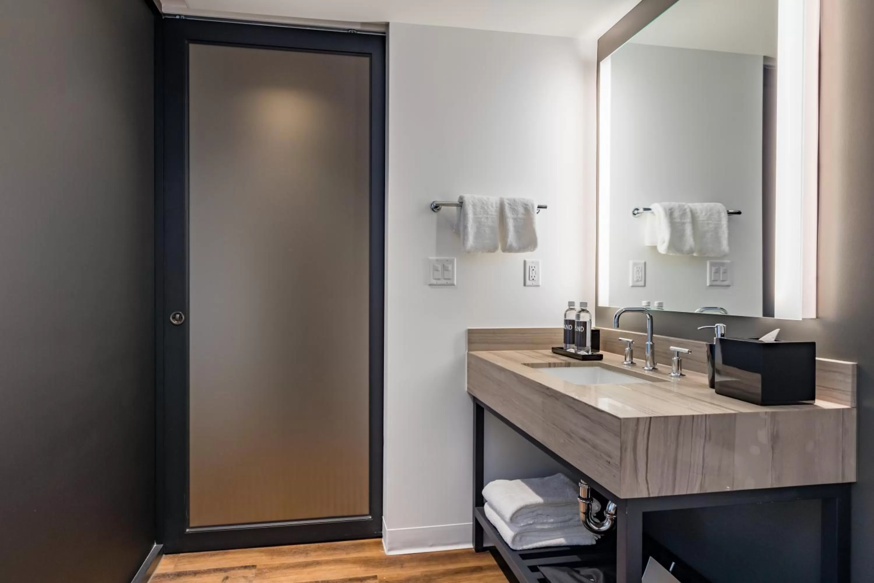 Bathroom in Shashi Hotel Mountain View Palo Alto